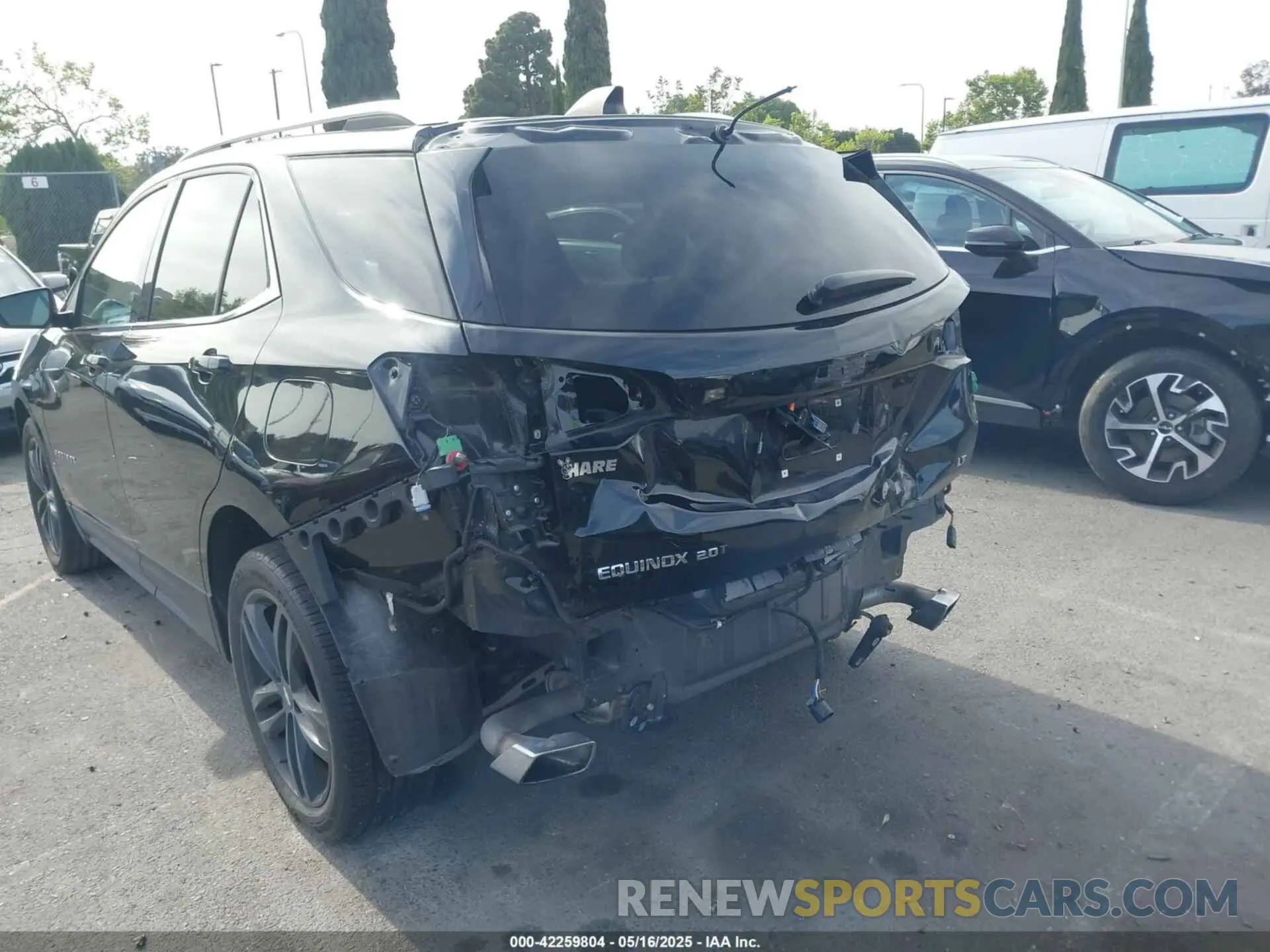 6 Photograph of a damaged car 2GNAXLEX2L6206737 CHEVROLET EQUINOX 2020