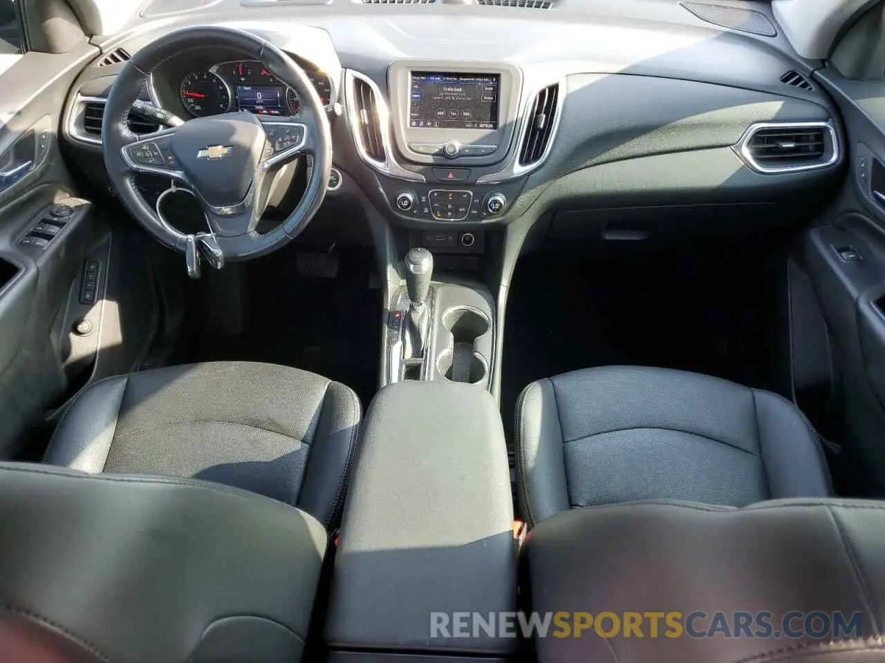 8 Photograph of a damaged car 2GNAXLEX2L6208455 CHEVROLET EQUINOX 2020
