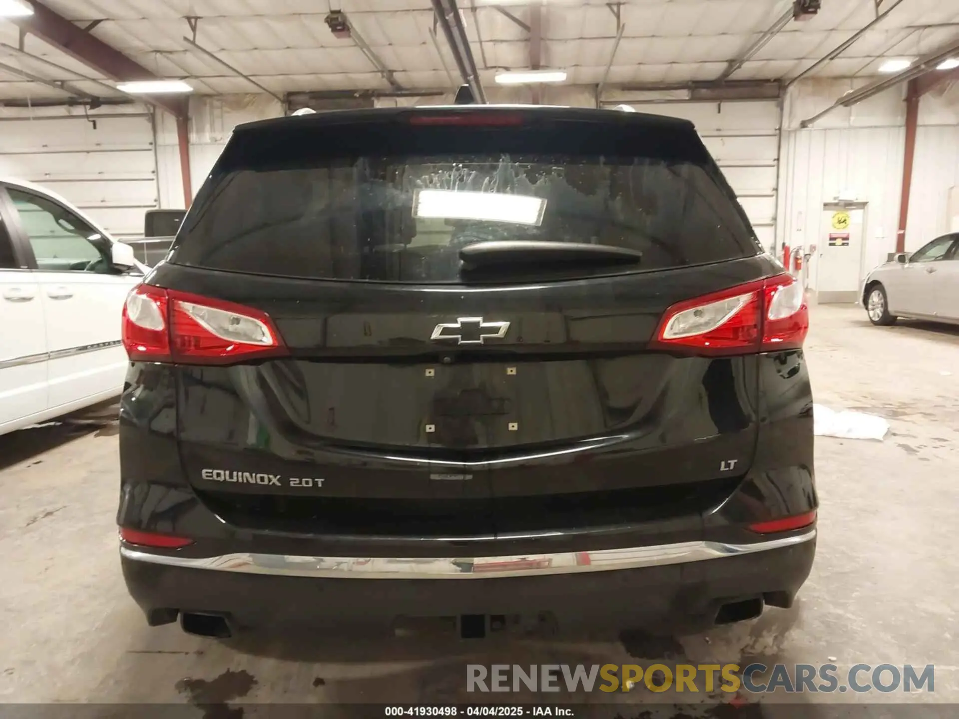 17 Photograph of a damaged car 2GNAXLEX3L6115282 CHEVROLET EQUINOX 2020