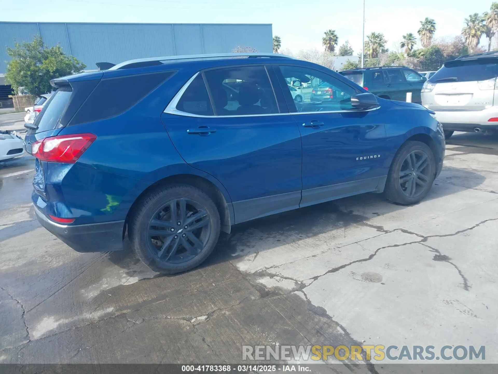 4 Photograph of a damaged car 2GNAXLEX5L6210507 CHEVROLET EQUINOX 2020