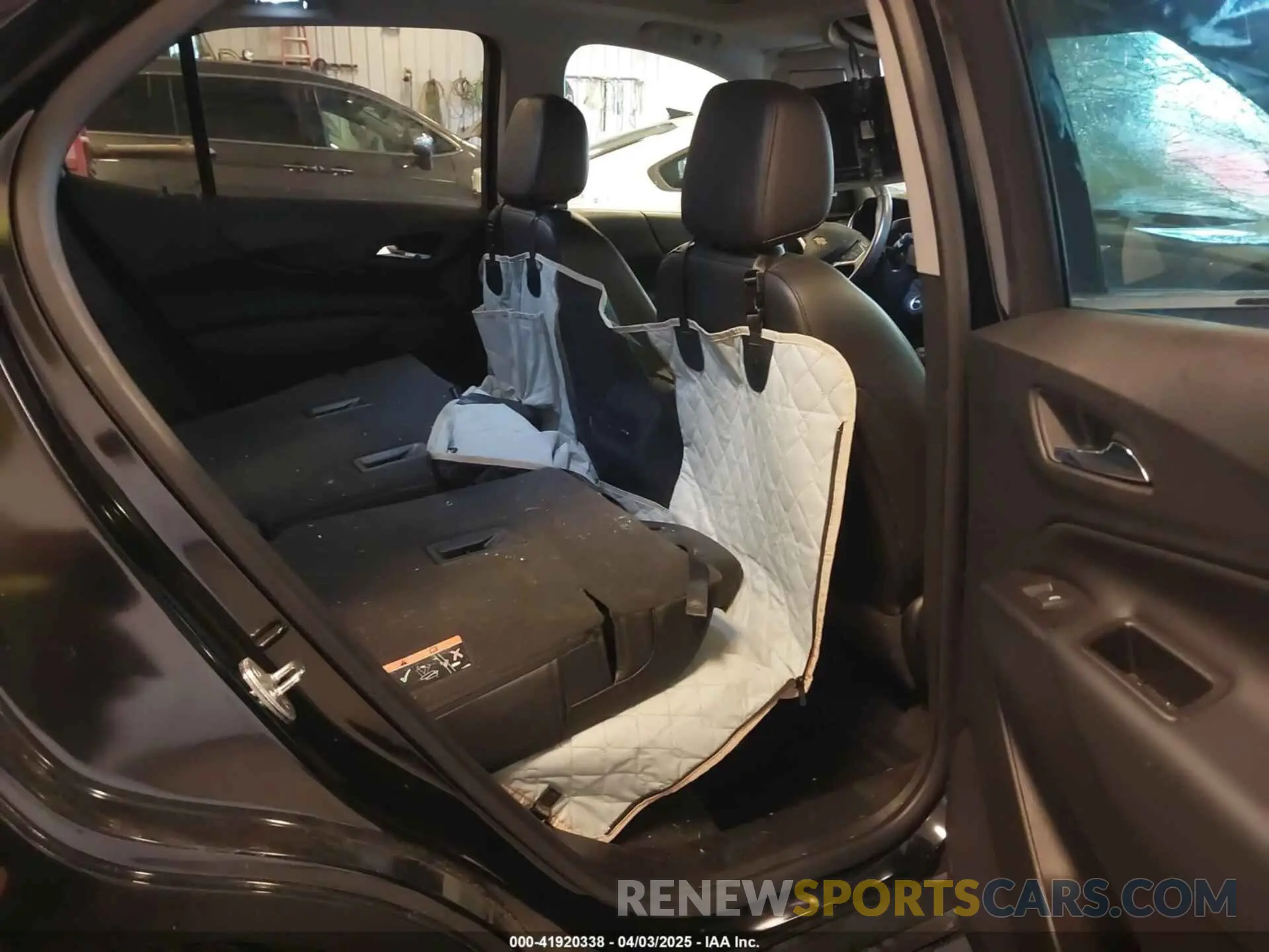 8 Photograph of a damaged car 2GNAXLEX6L6128432 CHEVROLET EQUINOX 2020