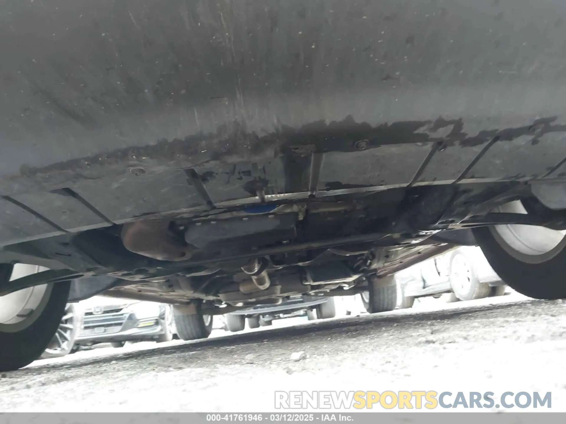 18 Photograph of a damaged car 2GNAXLEX7L6276783 CHEVROLET EQUINOX 2020