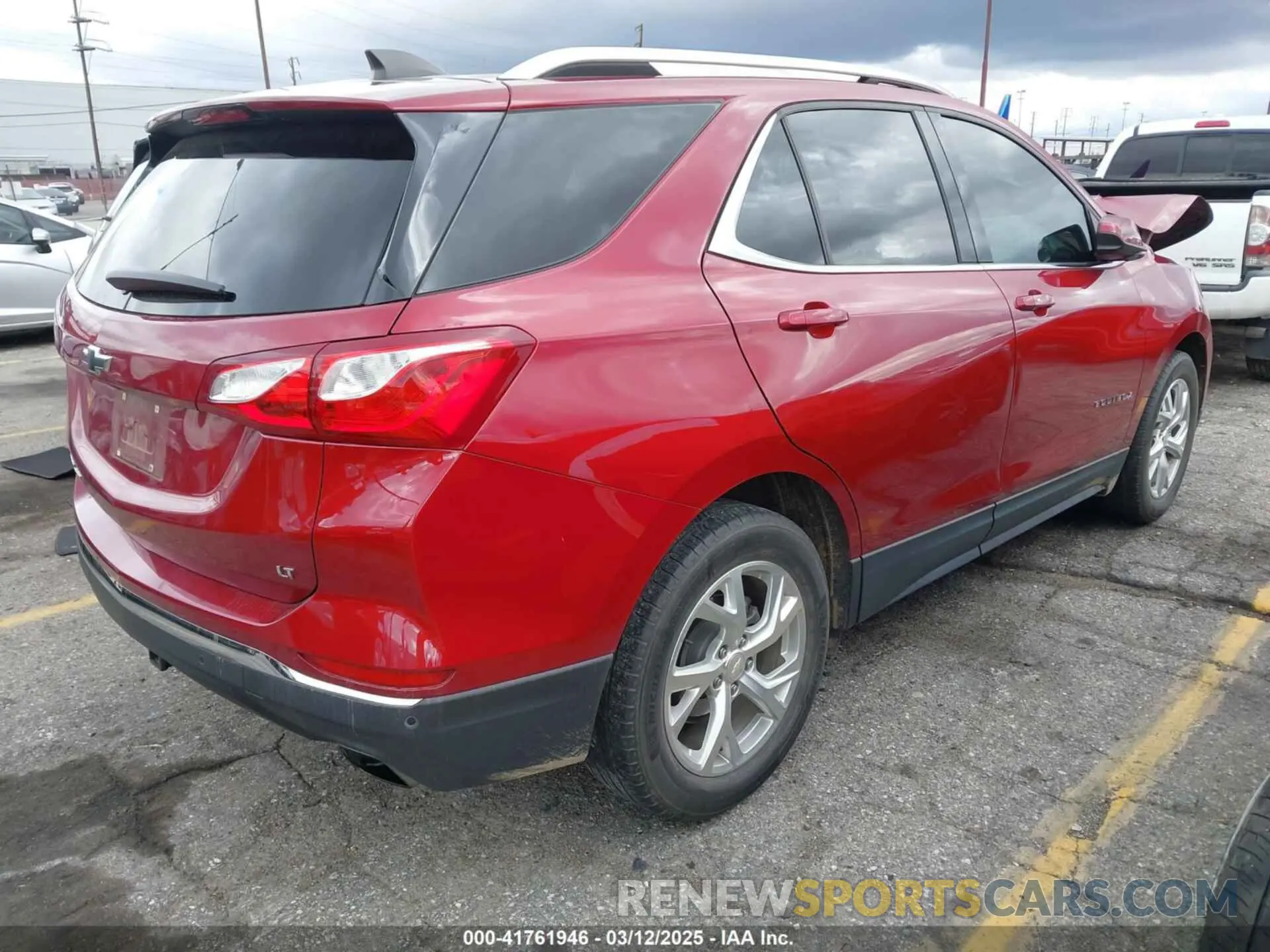 4 Photograph of a damaged car 2GNAXLEX7L6276783 CHEVROLET EQUINOX 2020