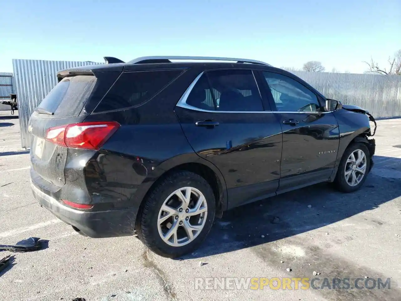 3 Photograph of a damaged car 2GNAXLEX8L6135589 CHEVROLET EQUINOX 2020