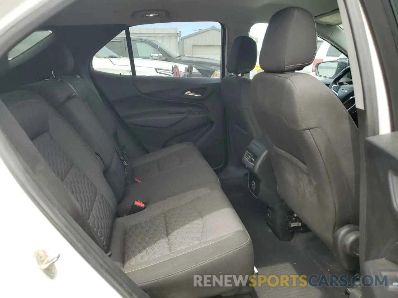11 Photograph of a damaged car 2GNAXLEX9L6128893 CHEVROLET EQUINOX 2020