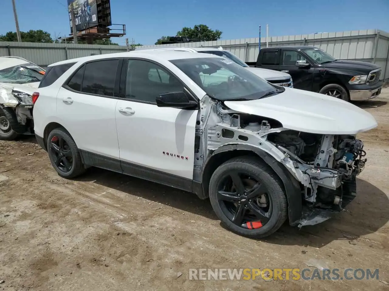 4 Photograph of a damaged car 2GNAXLEX9L6128893 CHEVROLET EQUINOX 2020