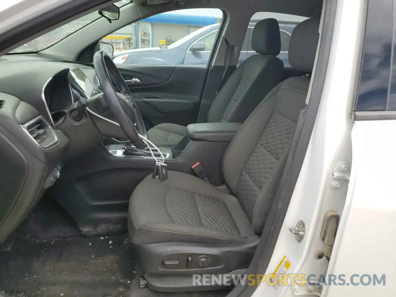 7 Photograph of a damaged car 2GNAXLEX9L6128893 CHEVROLET EQUINOX 2020