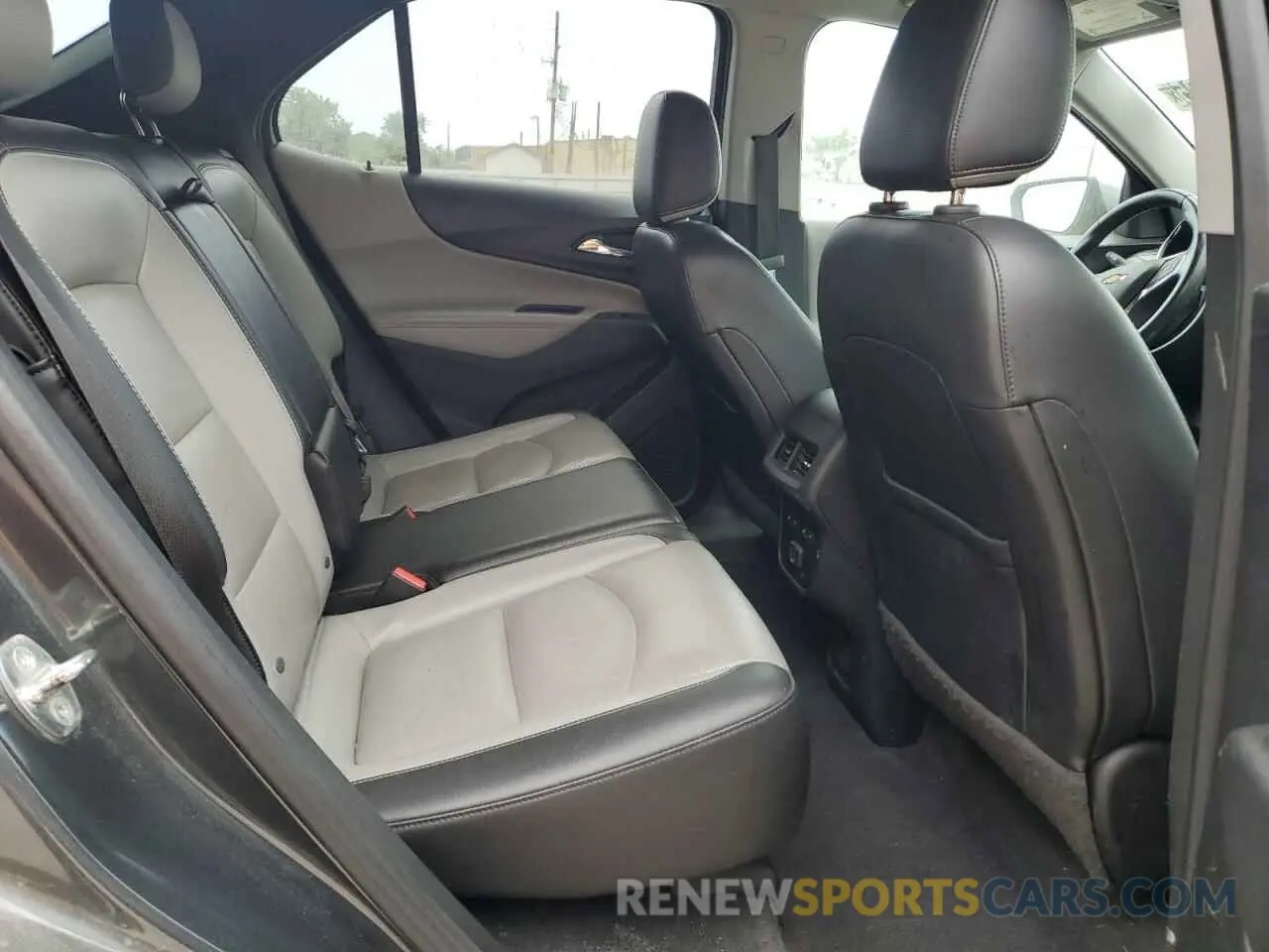 11 Photograph of a damaged car 2GNAXNEV0L6202650 CHEVROLET EQUINOX 2020