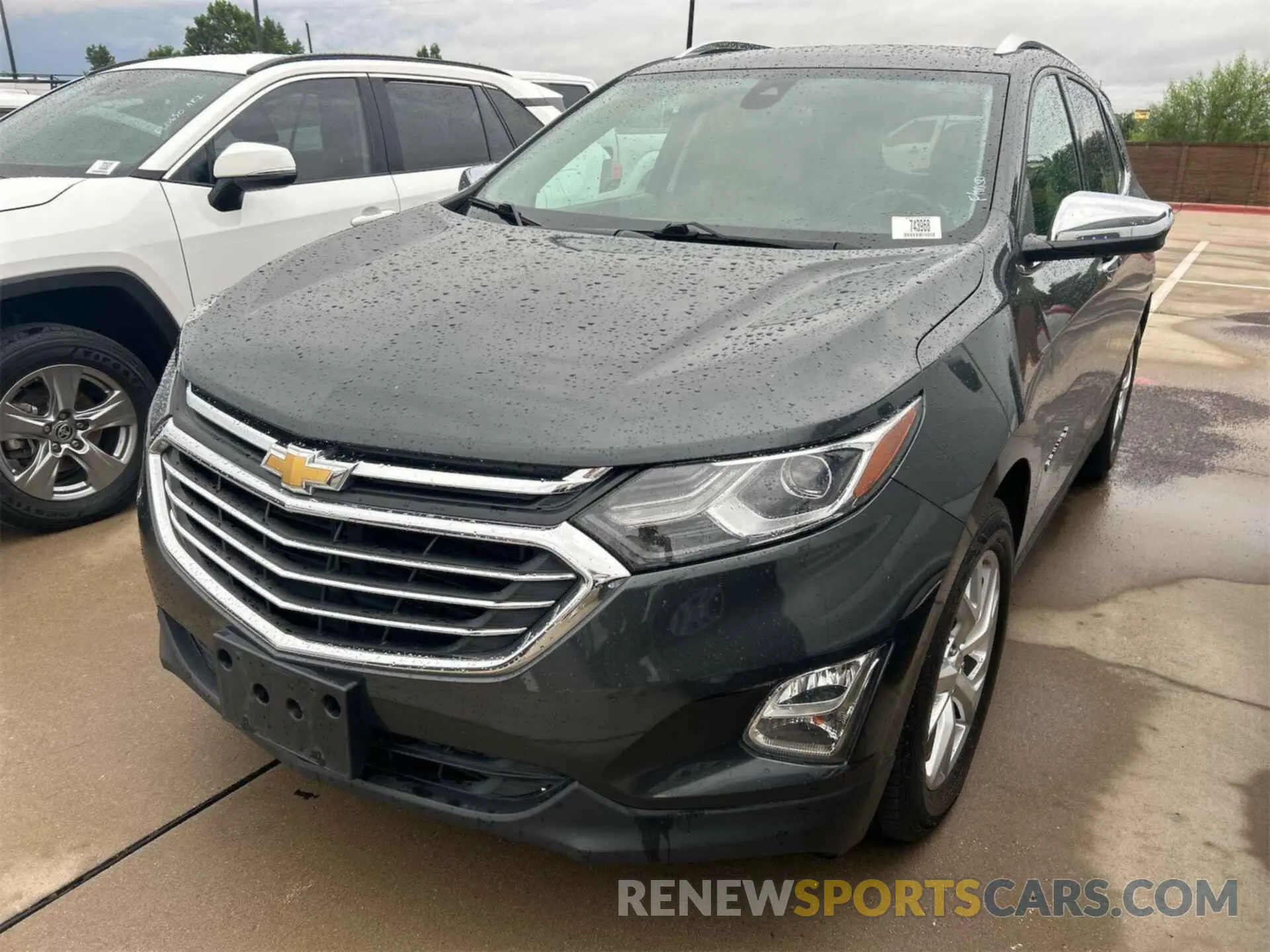 11 Photograph of a damaged car 2GNAXNEV1L6255714 CHEVROLET EQUINOX 2020