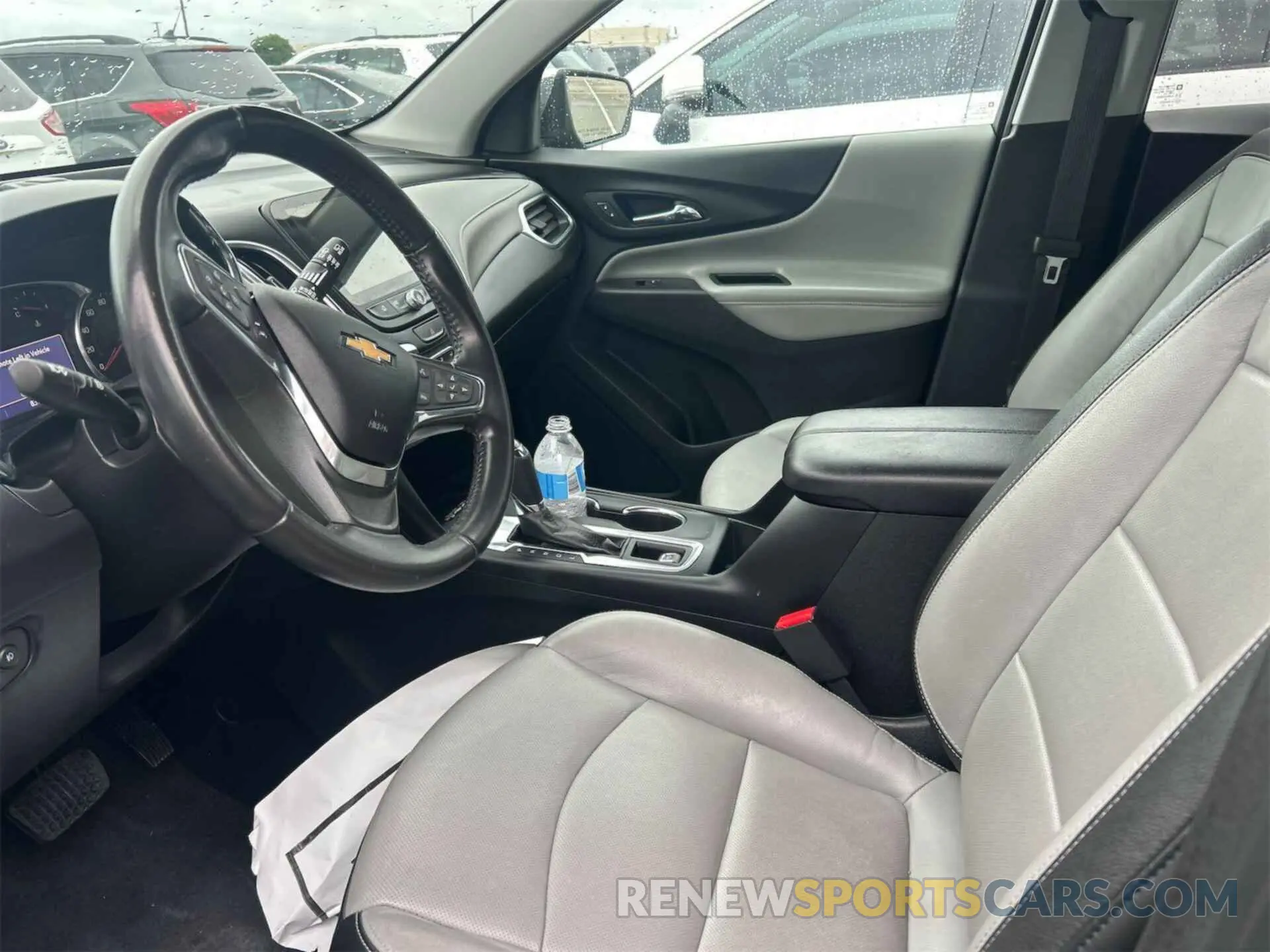 8 Photograph of a damaged car 2GNAXNEV1L6255714 CHEVROLET EQUINOX 2020