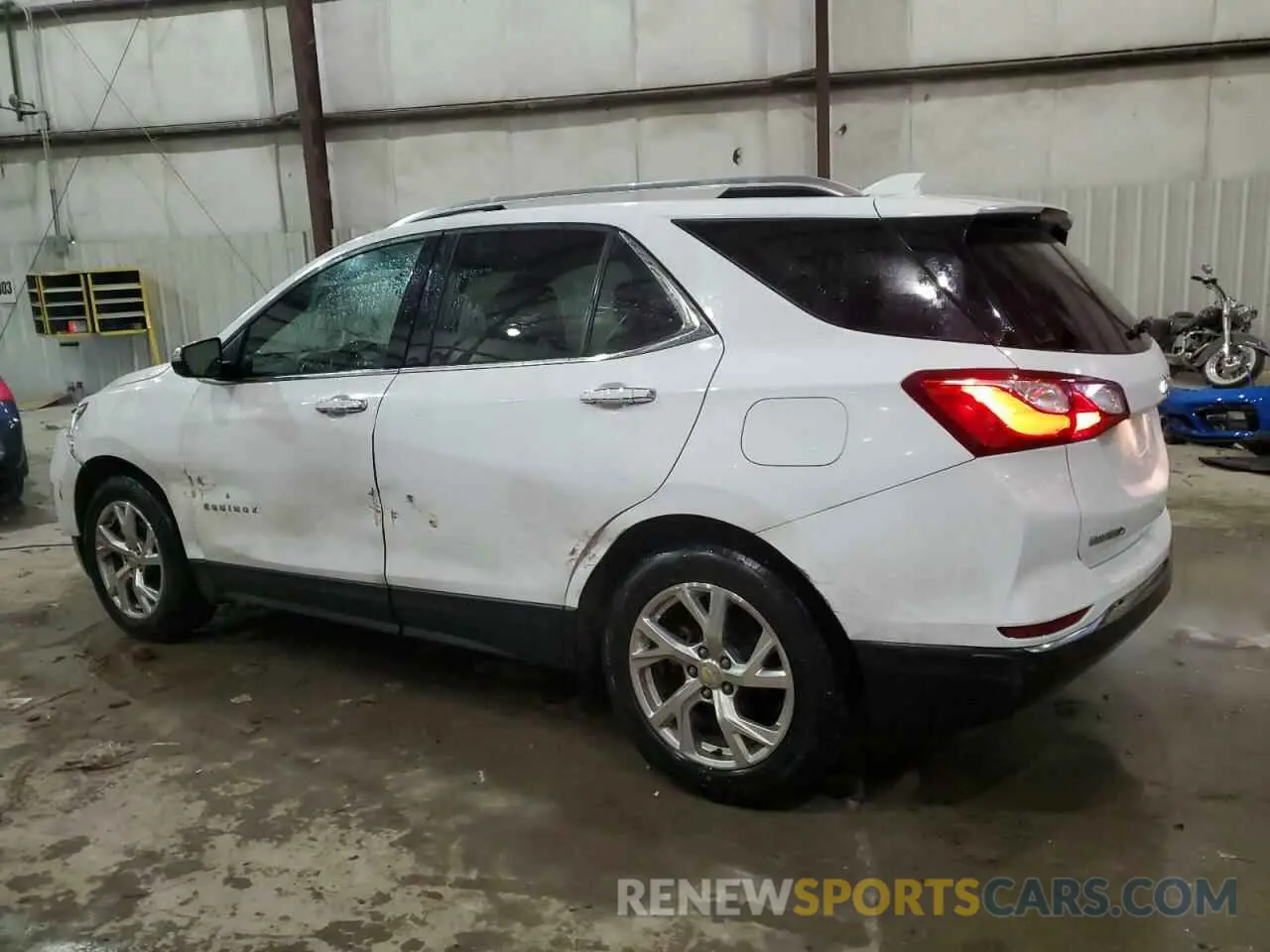 2 Photograph of a damaged car 2GNAXNEV2L6164550 CHEVROLET EQUINOX 2020