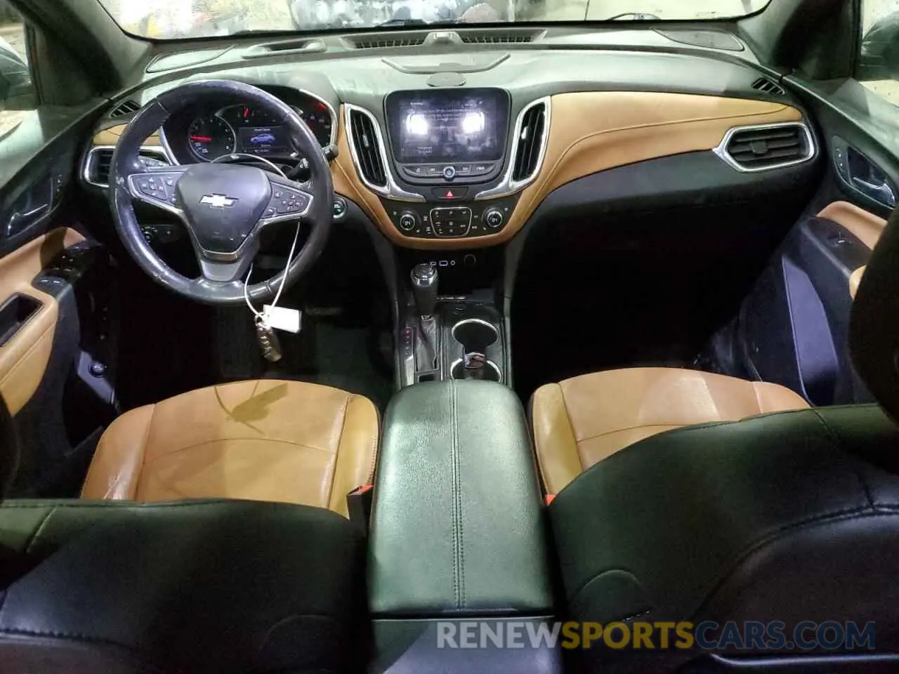 8 Photograph of a damaged car 2GNAXNEV2L6164550 CHEVROLET EQUINOX 2020