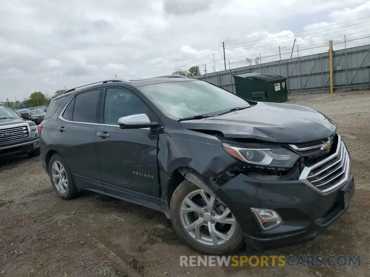 4 Photograph of a damaged car 2GNAXNEV4L6169880 CHEVROLET EQUINOX 2020