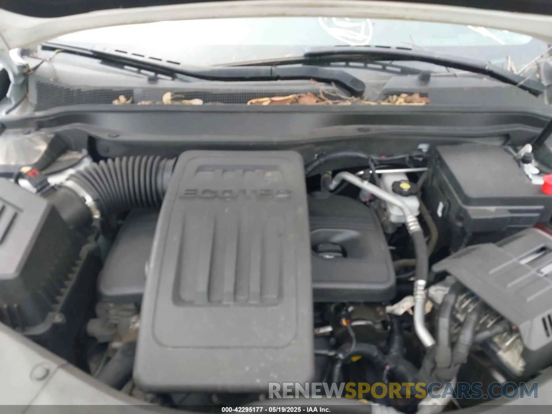 10 Photograph of a damaged car 2GNAXNEV4L6178904 CHEVROLET EQUINOX 2020