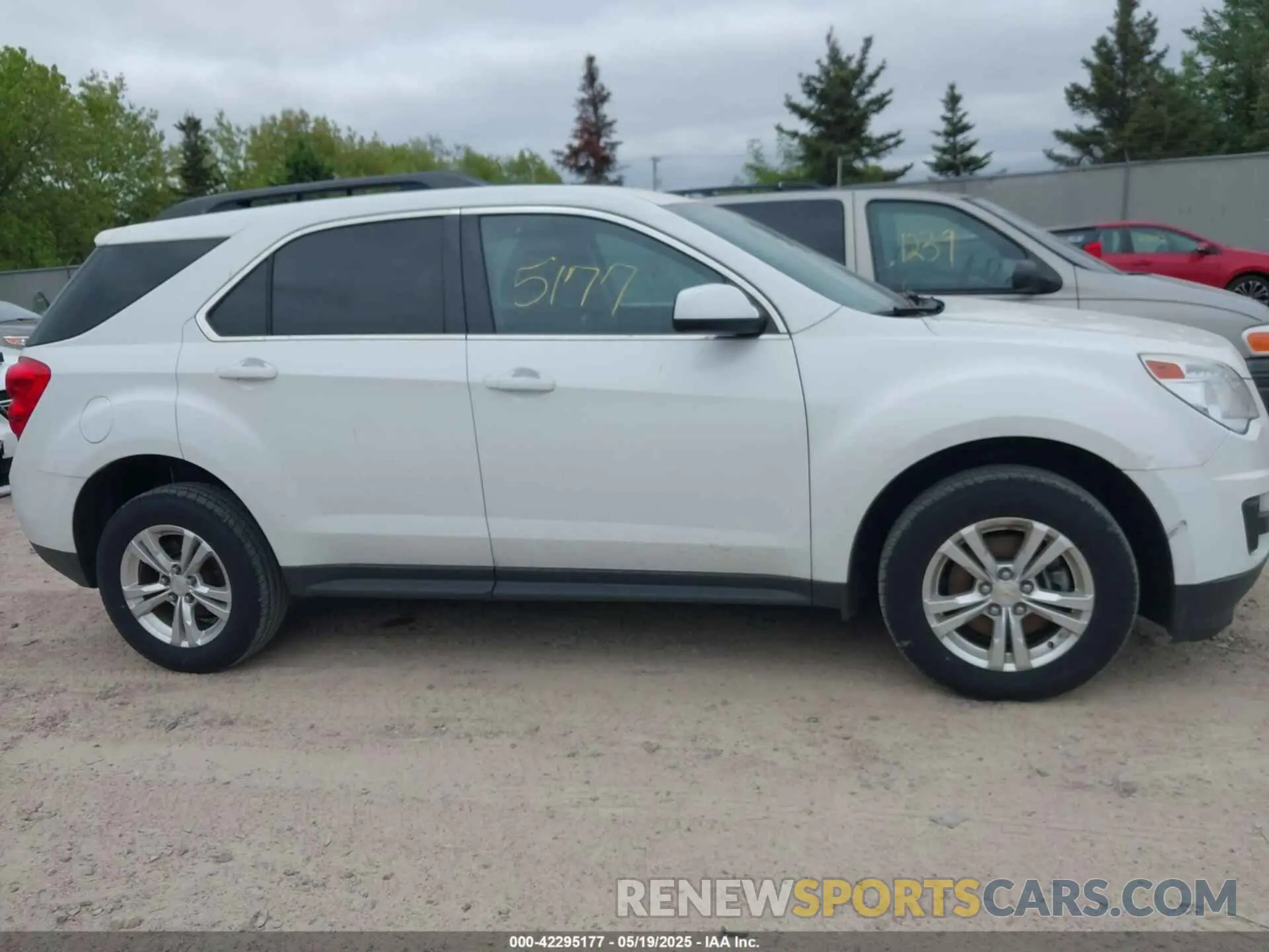 13 Photograph of a damaged car 2GNAXNEV4L6178904 CHEVROLET EQUINOX 2020