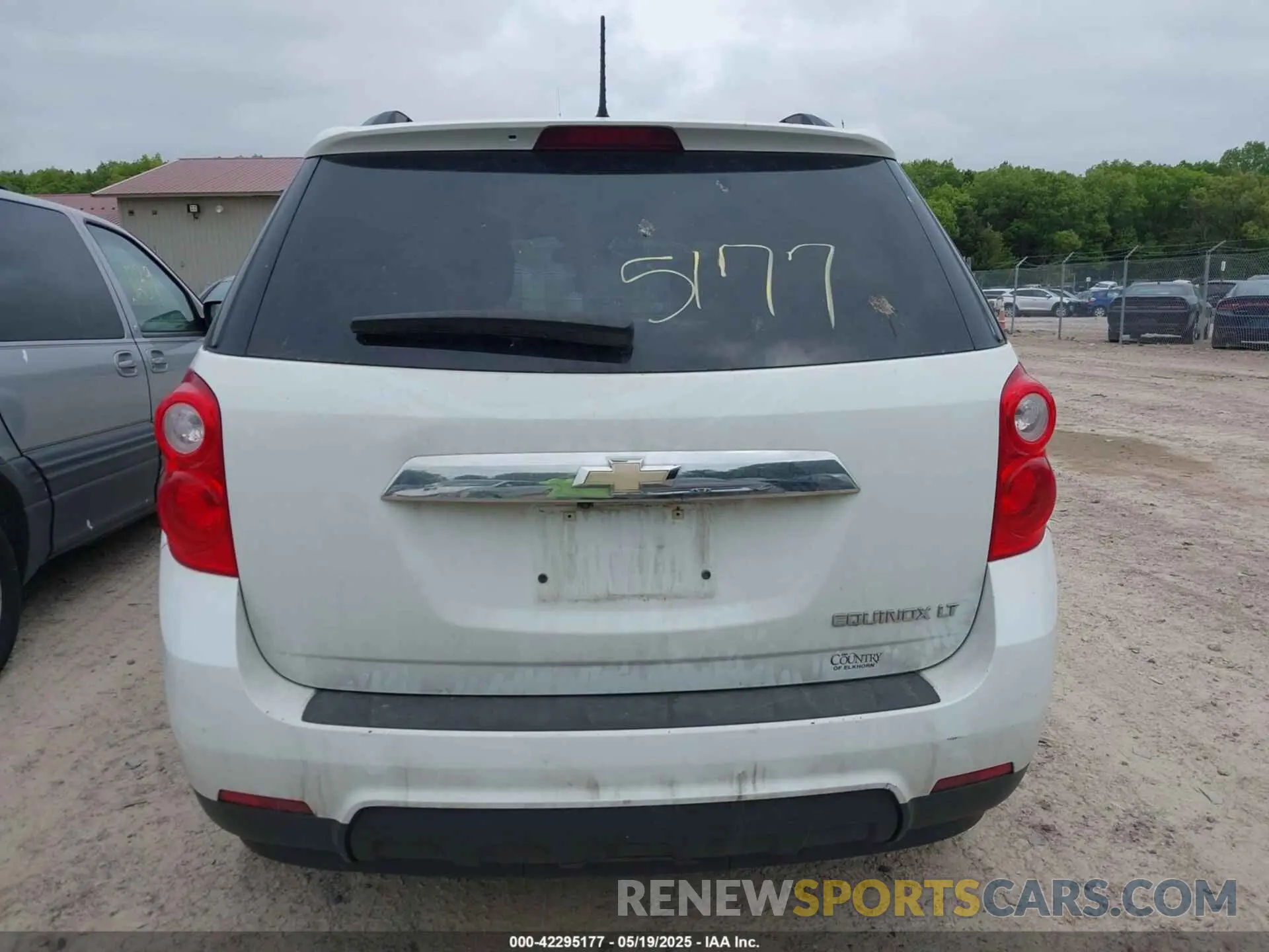 16 Photograph of a damaged car 2GNAXNEV4L6178904 CHEVROLET EQUINOX 2020