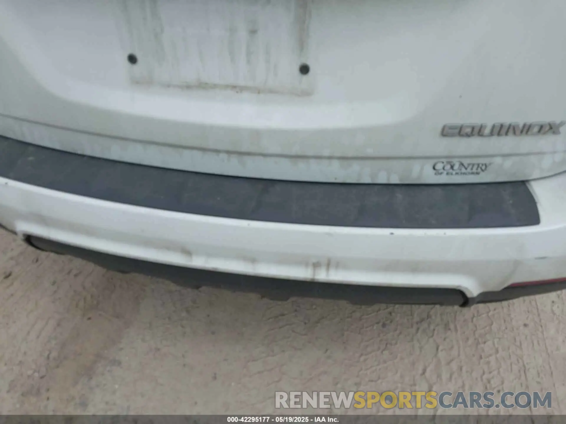 19 Photograph of a damaged car 2GNAXNEV4L6178904 CHEVROLET EQUINOX 2020