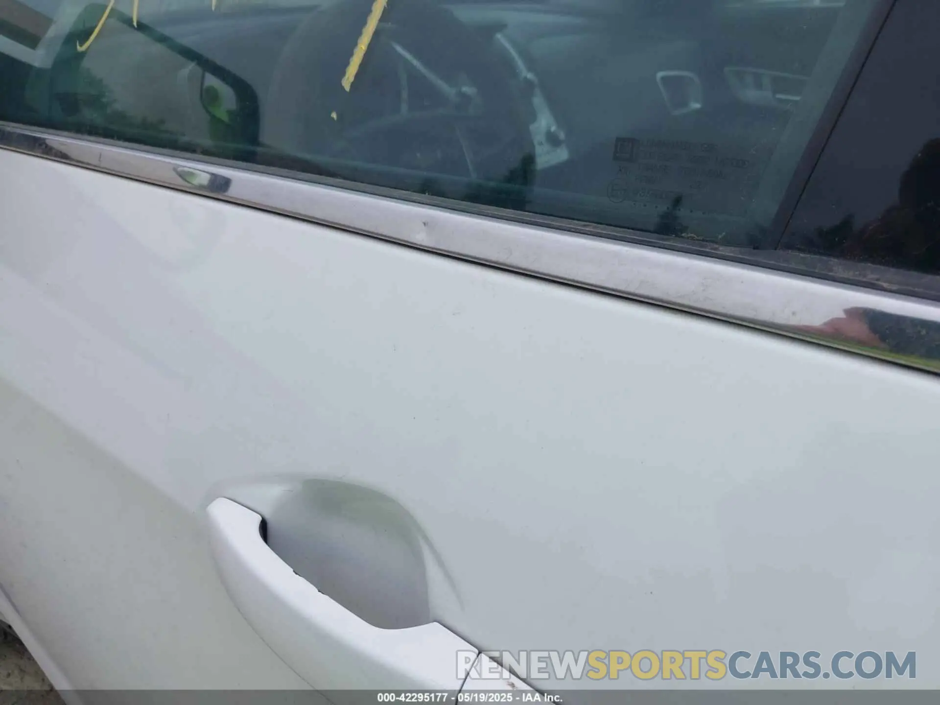 20 Photograph of a damaged car 2GNAXNEV4L6178904 CHEVROLET EQUINOX 2020
