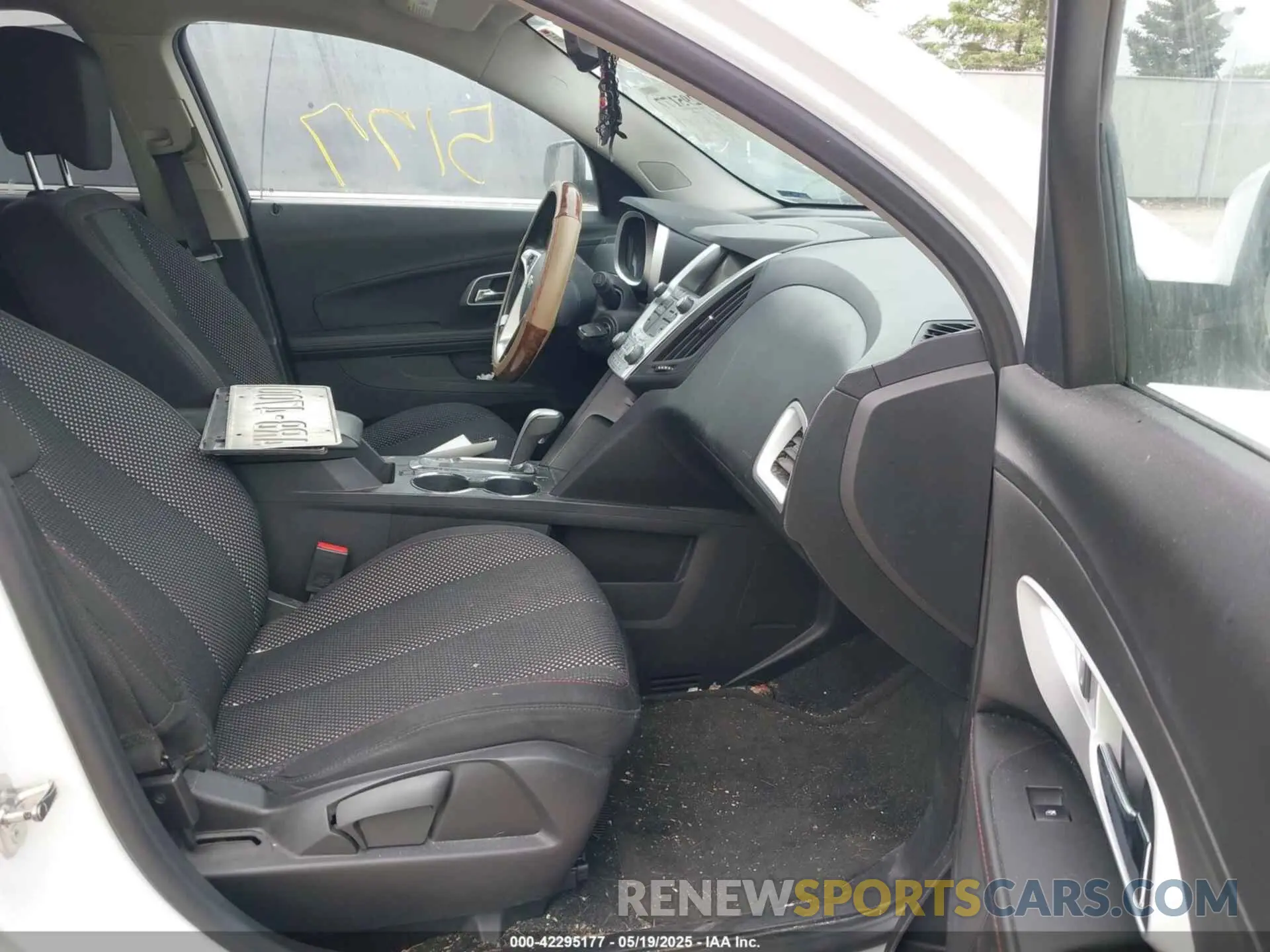 5 Photograph of a damaged car 2GNAXNEV4L6178904 CHEVROLET EQUINOX 2020