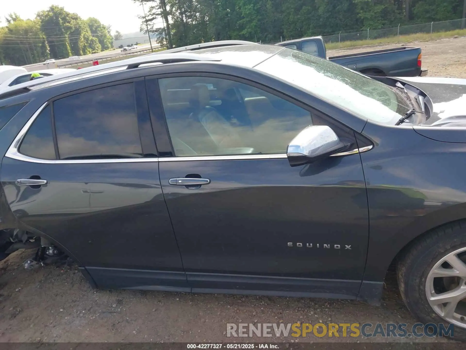 14 Photograph of a damaged car 2GNAXNEV6L6157326 CHEVROLET EQUINOX 2020