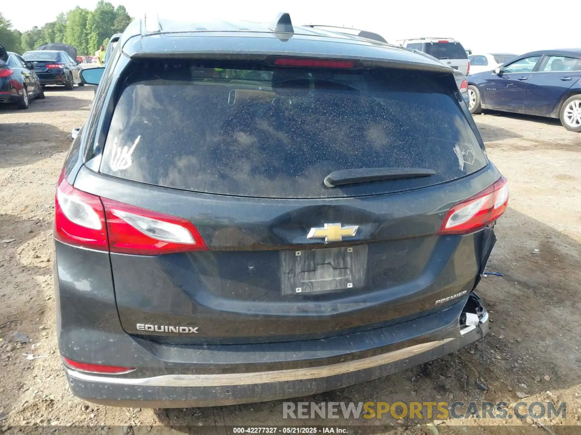 17 Photograph of a damaged car 2GNAXNEV6L6157326 CHEVROLET EQUINOX 2020