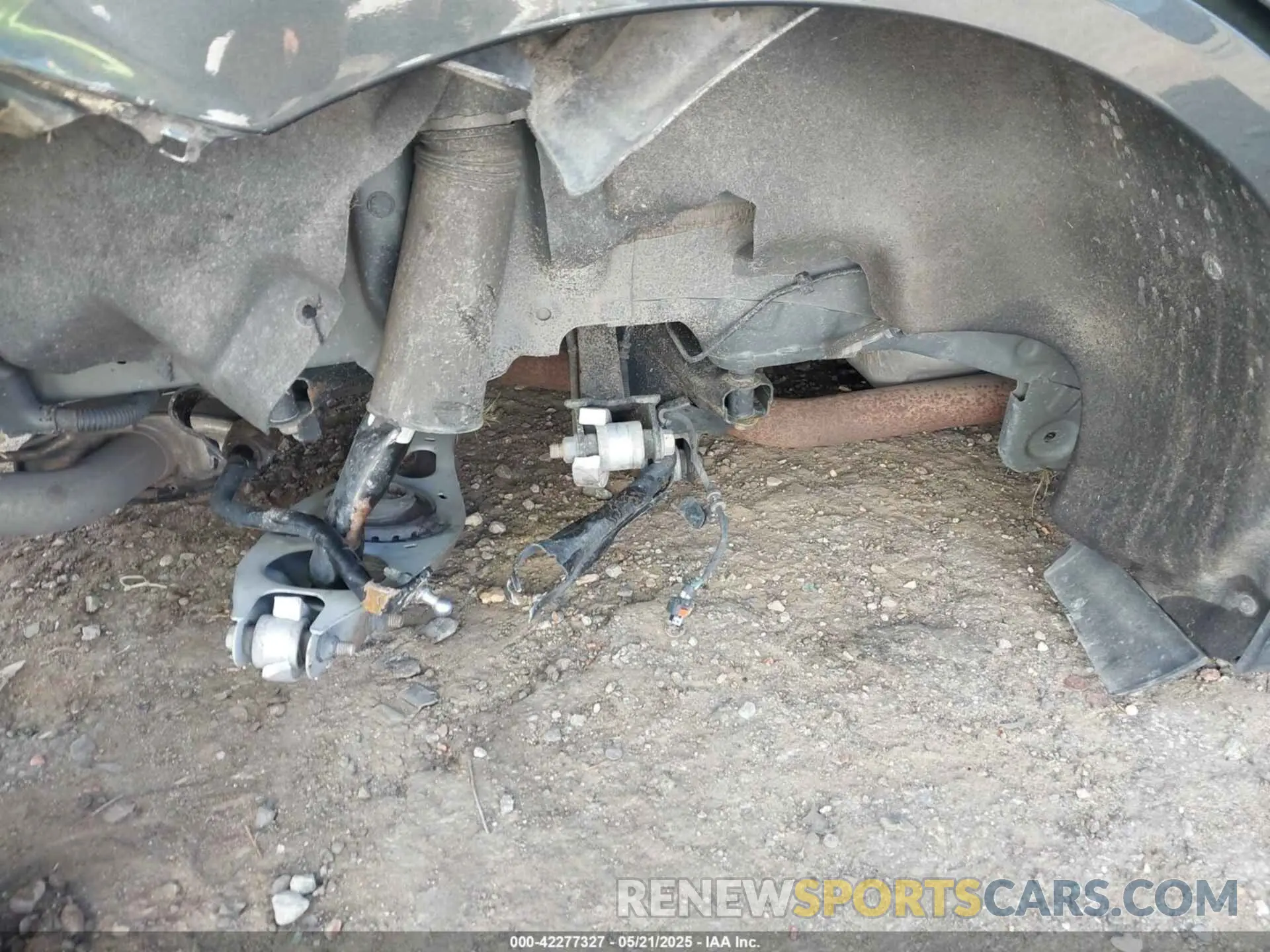 18 Photograph of a damaged car 2GNAXNEV6L6157326 CHEVROLET EQUINOX 2020