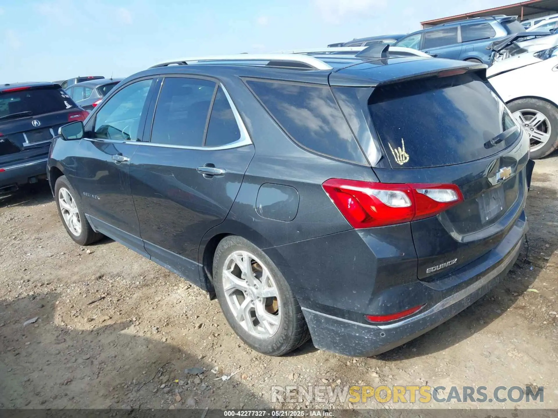 3 Photograph of a damaged car 2GNAXNEV6L6157326 CHEVROLET EQUINOX 2020