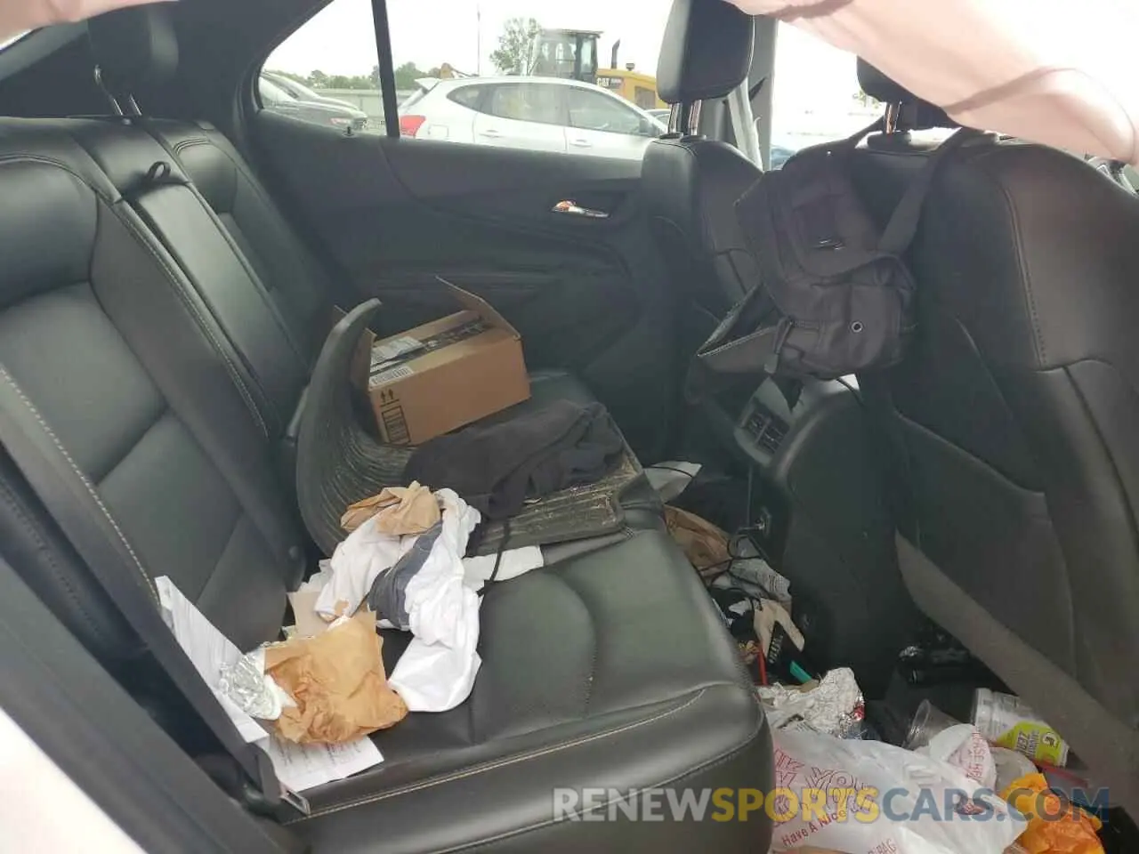 11 Photograph of a damaged car 2GNAXNEV8L6174452 CHEVROLET EQUINOX 2020