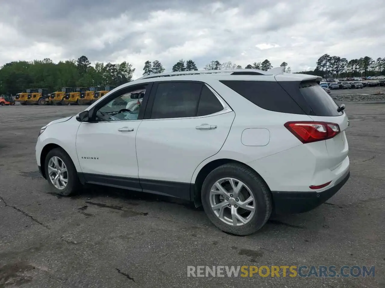 2 Photograph of a damaged car 2GNAXNEV8L6174452 CHEVROLET EQUINOX 2020