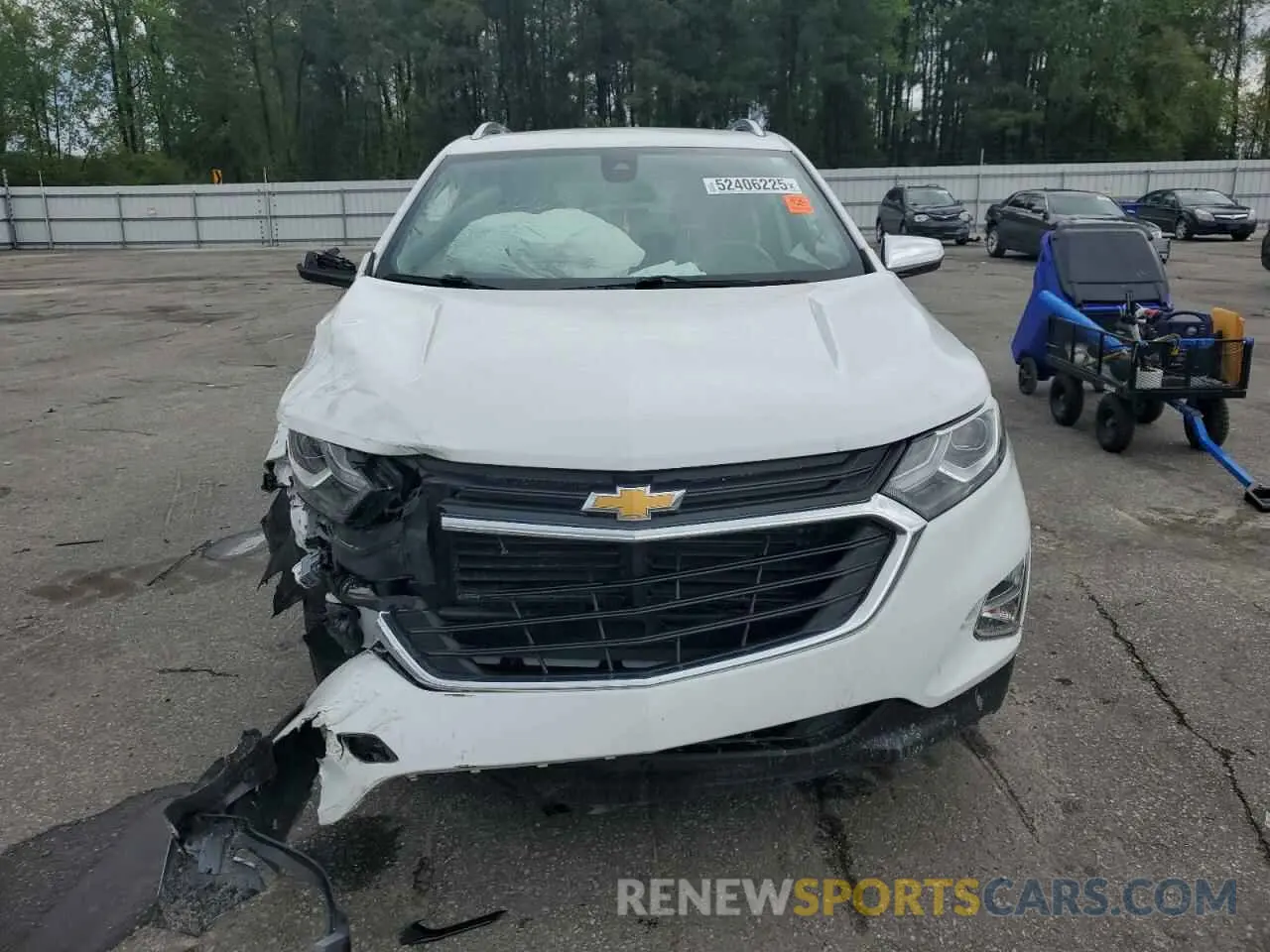 5 Photograph of a damaged car 2GNAXNEV8L6174452 CHEVROLET EQUINOX 2020