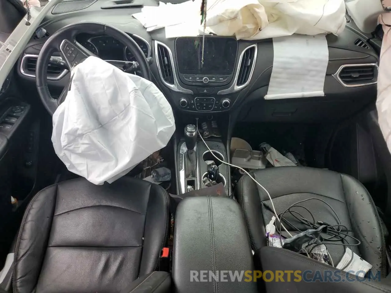 8 Photograph of a damaged car 2GNAXNEV8L6174452 CHEVROLET EQUINOX 2020