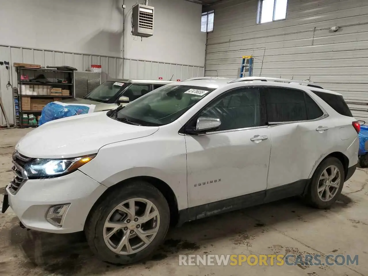 1 Photograph of a damaged car 2GNAXNEV9L6123588 CHEVROLET EQUINOX 2020
