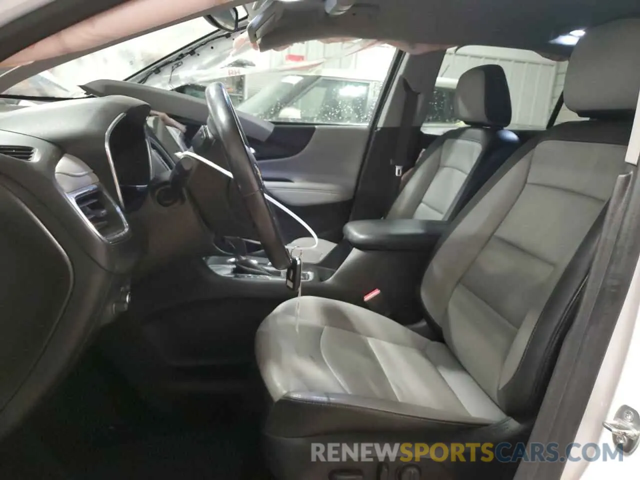 7 Photograph of a damaged car 2GNAXNEV9L6123588 CHEVROLET EQUINOX 2020