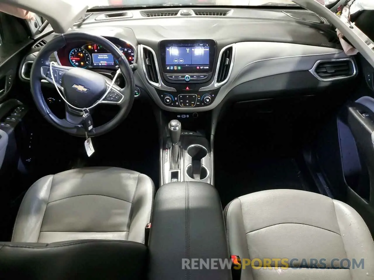 8 Photograph of a damaged car 2GNAXNEV9L6123588 CHEVROLET EQUINOX 2020