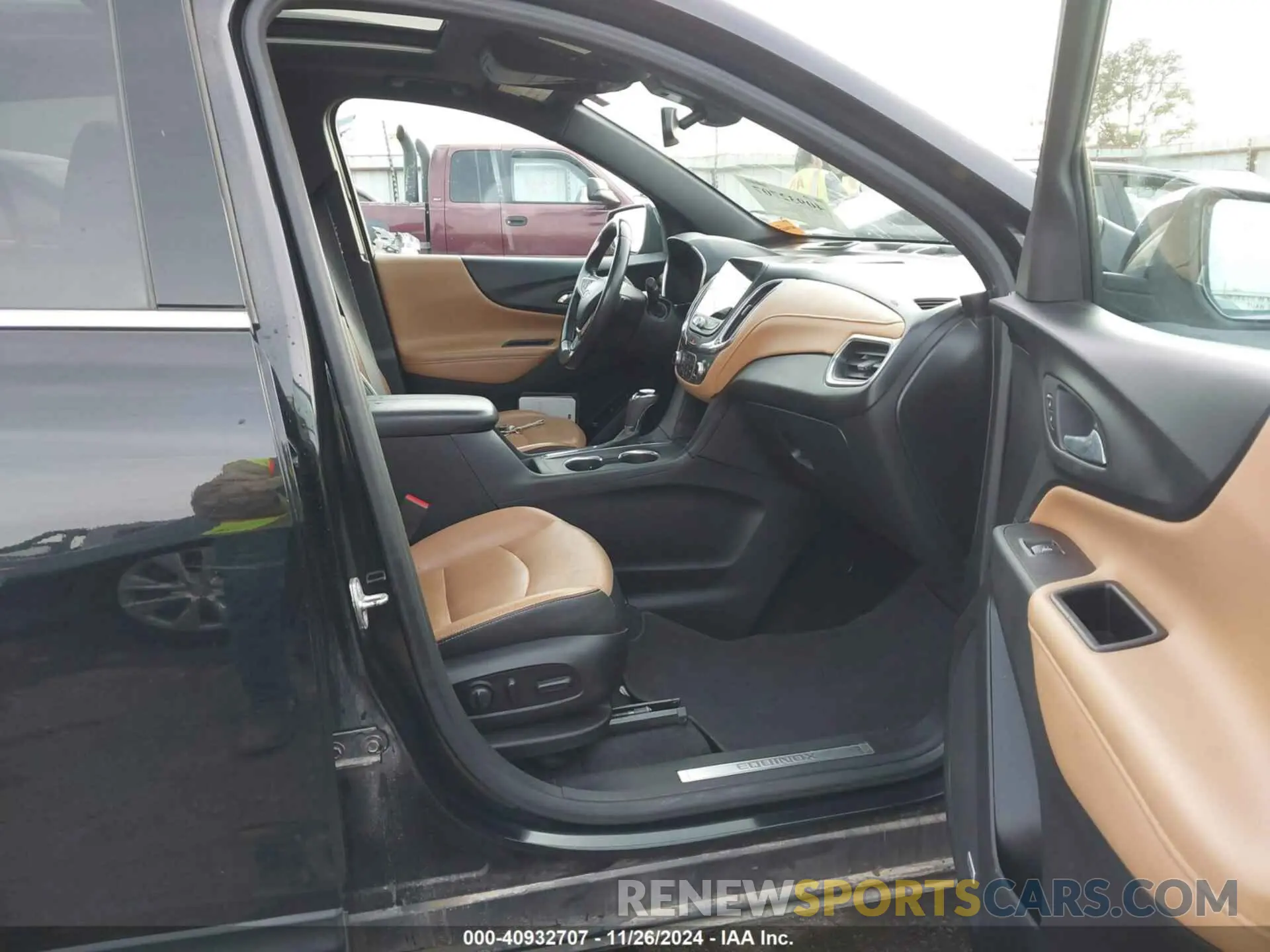 5 Photograph of a damaged car 2GNAXNEV9L6163122 CHEVROLET EQUINOX 2020