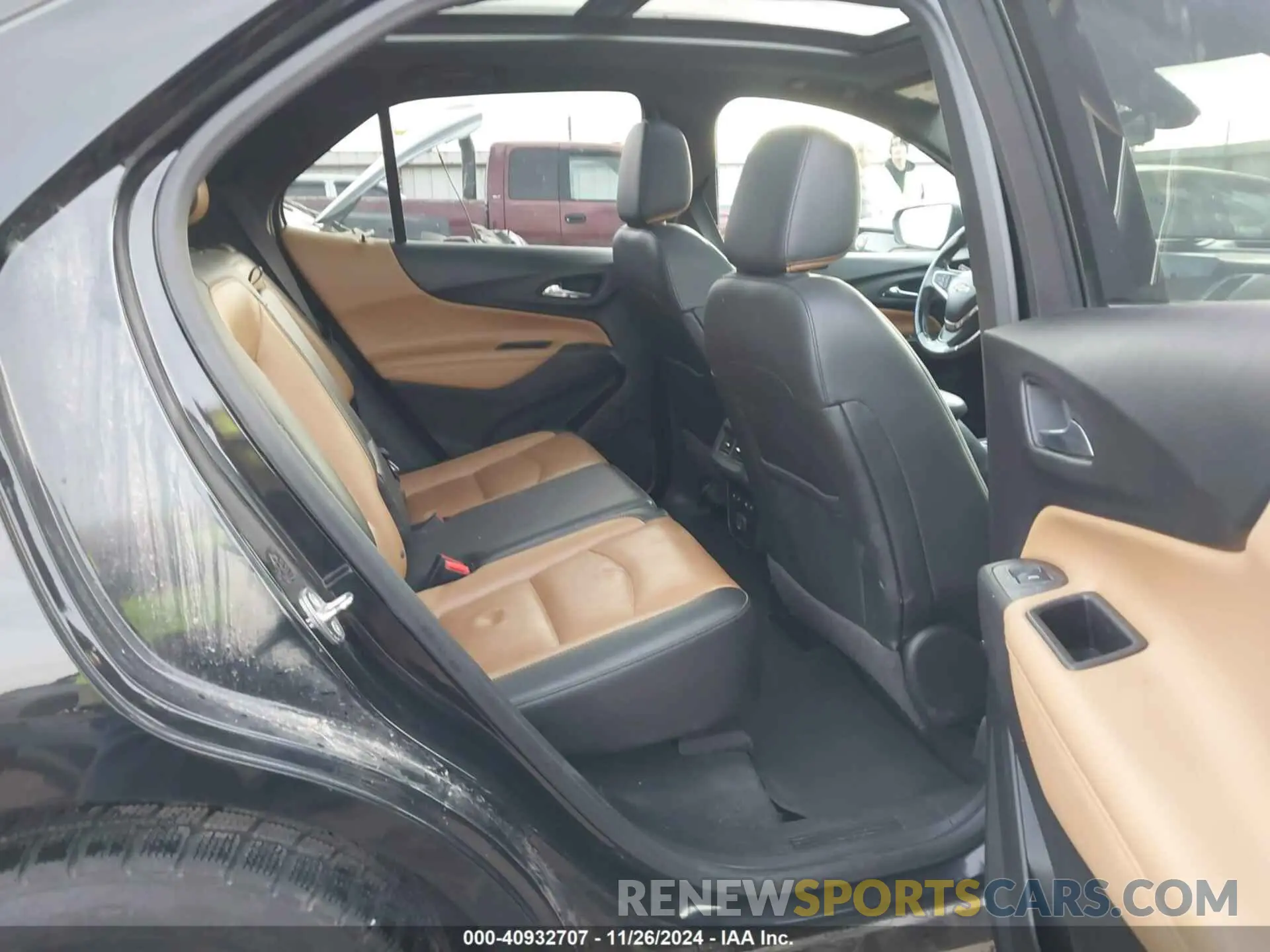 8 Photograph of a damaged car 2GNAXNEV9L6163122 CHEVROLET EQUINOX 2020