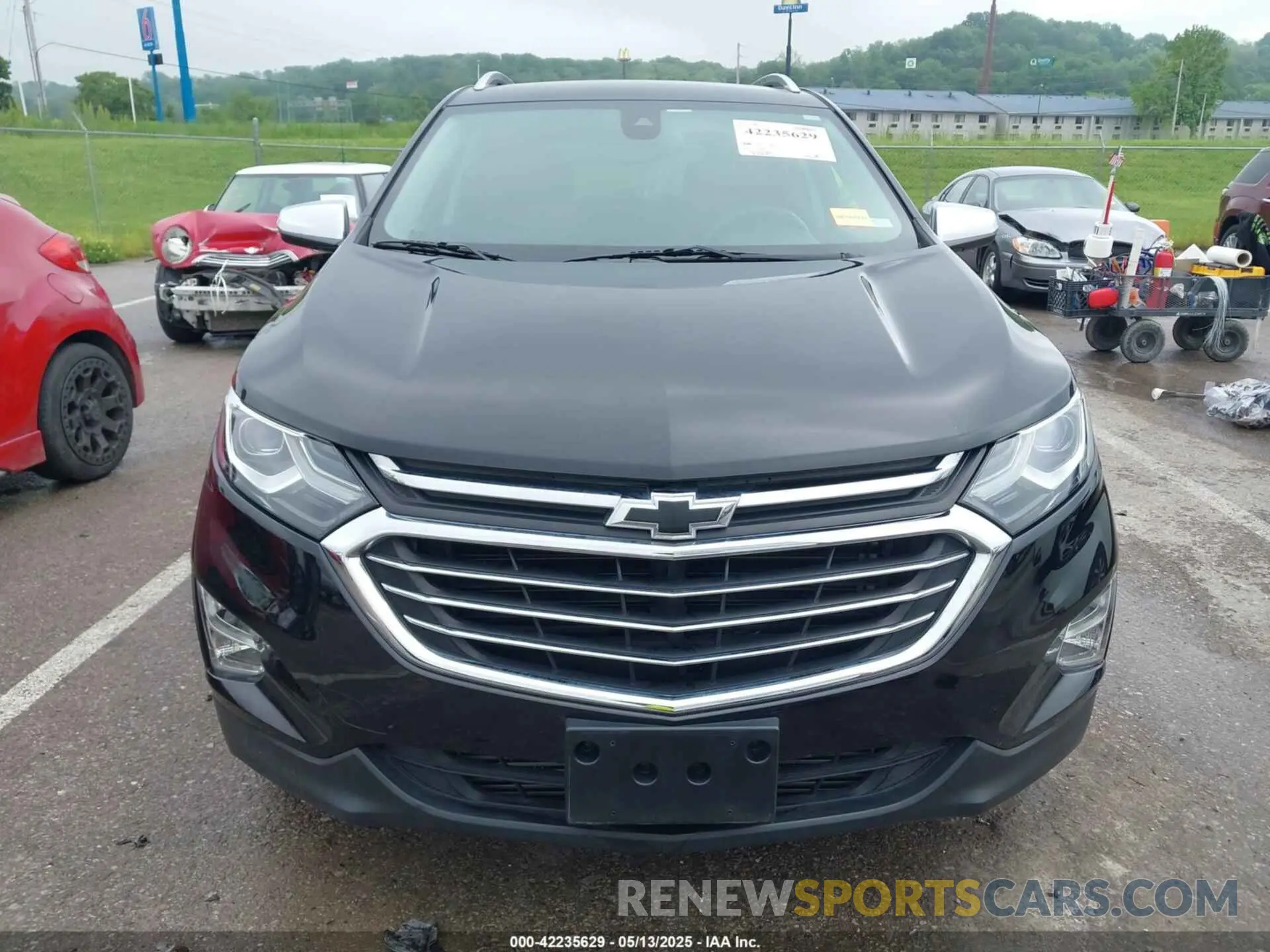 13 Photograph of a damaged car 2GNAXNEV9L6253225 CHEVROLET EQUINOX 2020