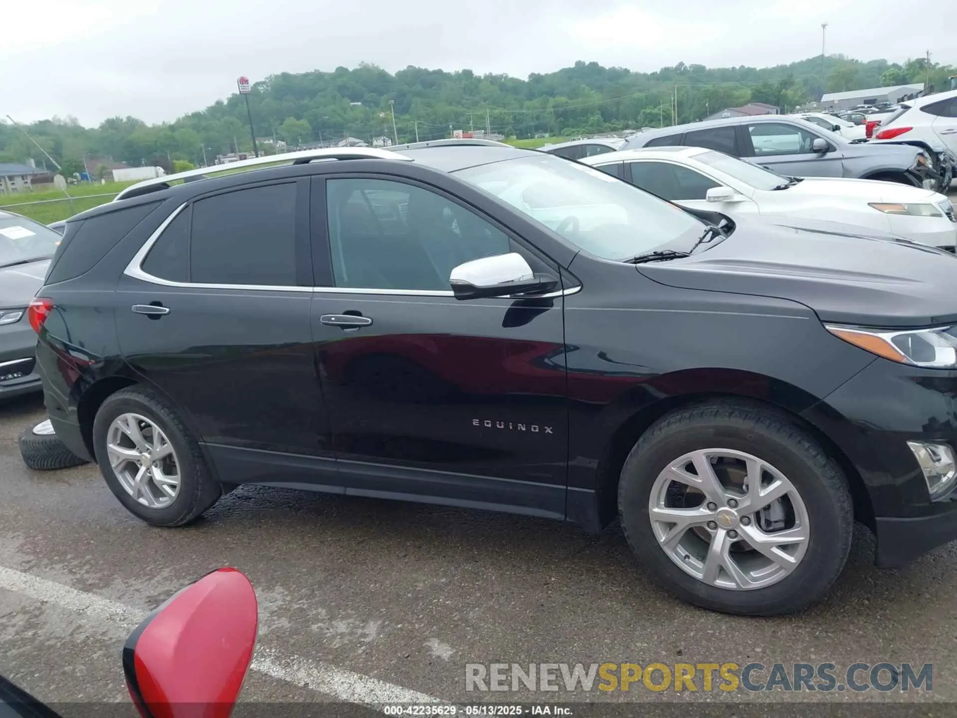 14 Photograph of a damaged car 2GNAXNEV9L6253225 CHEVROLET EQUINOX 2020