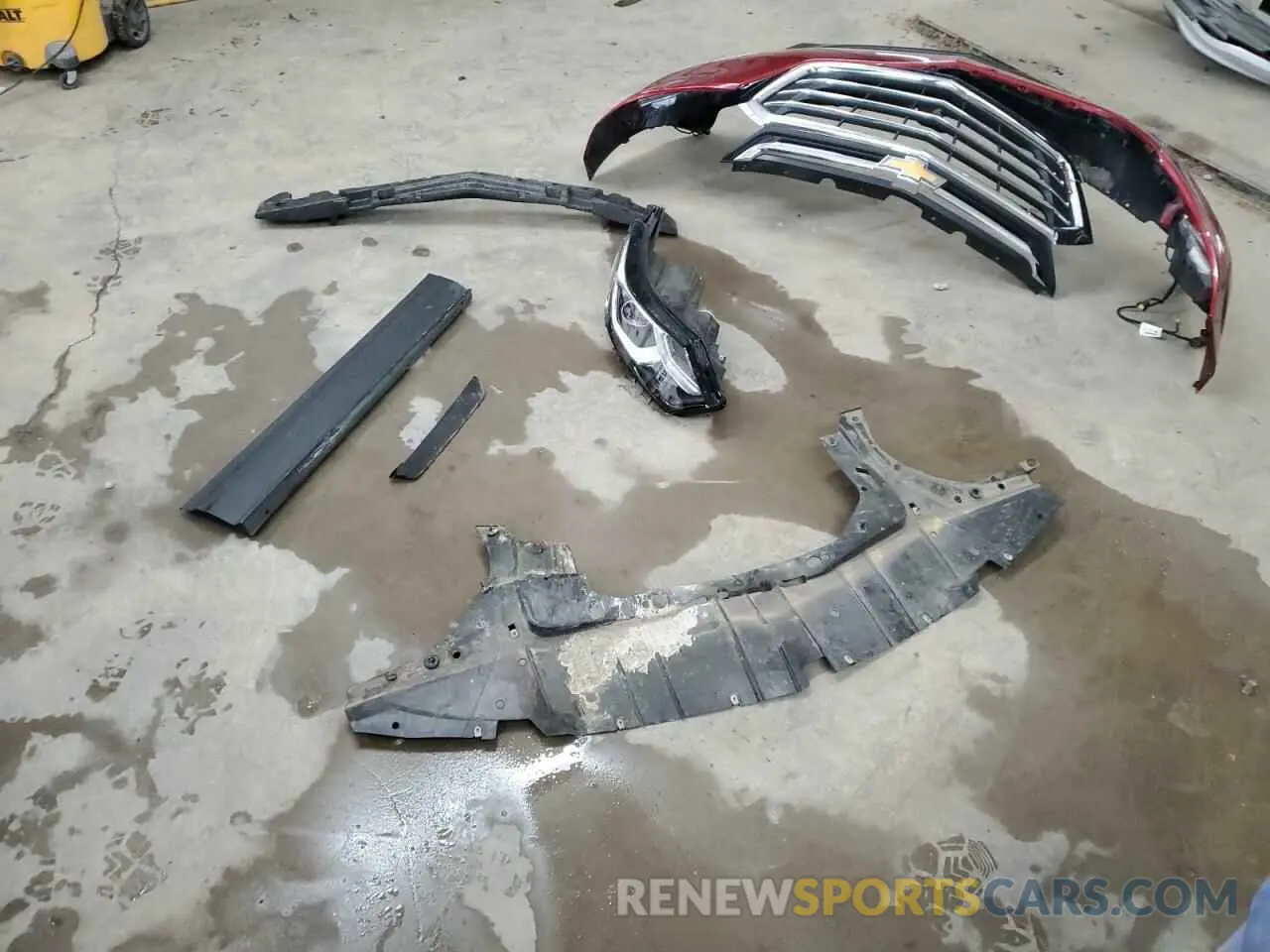 13 Photograph of a damaged car 2GNAXNEV9L6261437 CHEVROLET EQUINOX 2020