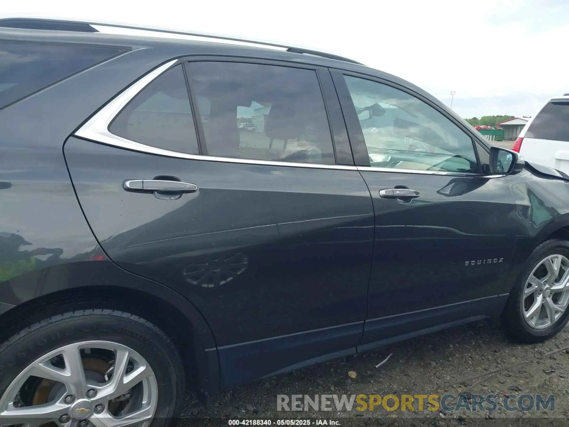 14 Photograph of a damaged car 2GNAXNEVXL6156874 CHEVROLET EQUINOX 2020