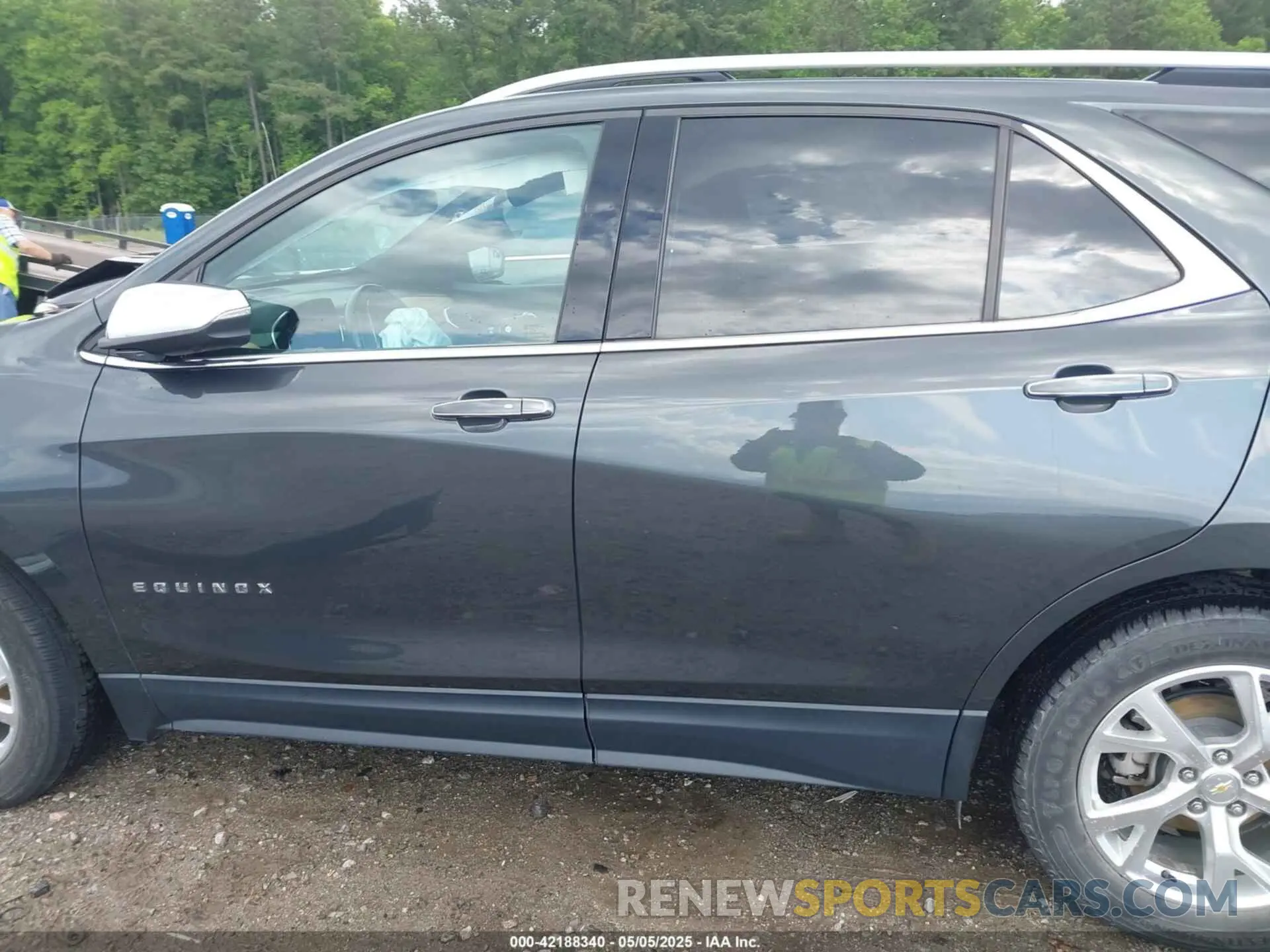 15 Photograph of a damaged car 2GNAXNEVXL6156874 CHEVROLET EQUINOX 2020