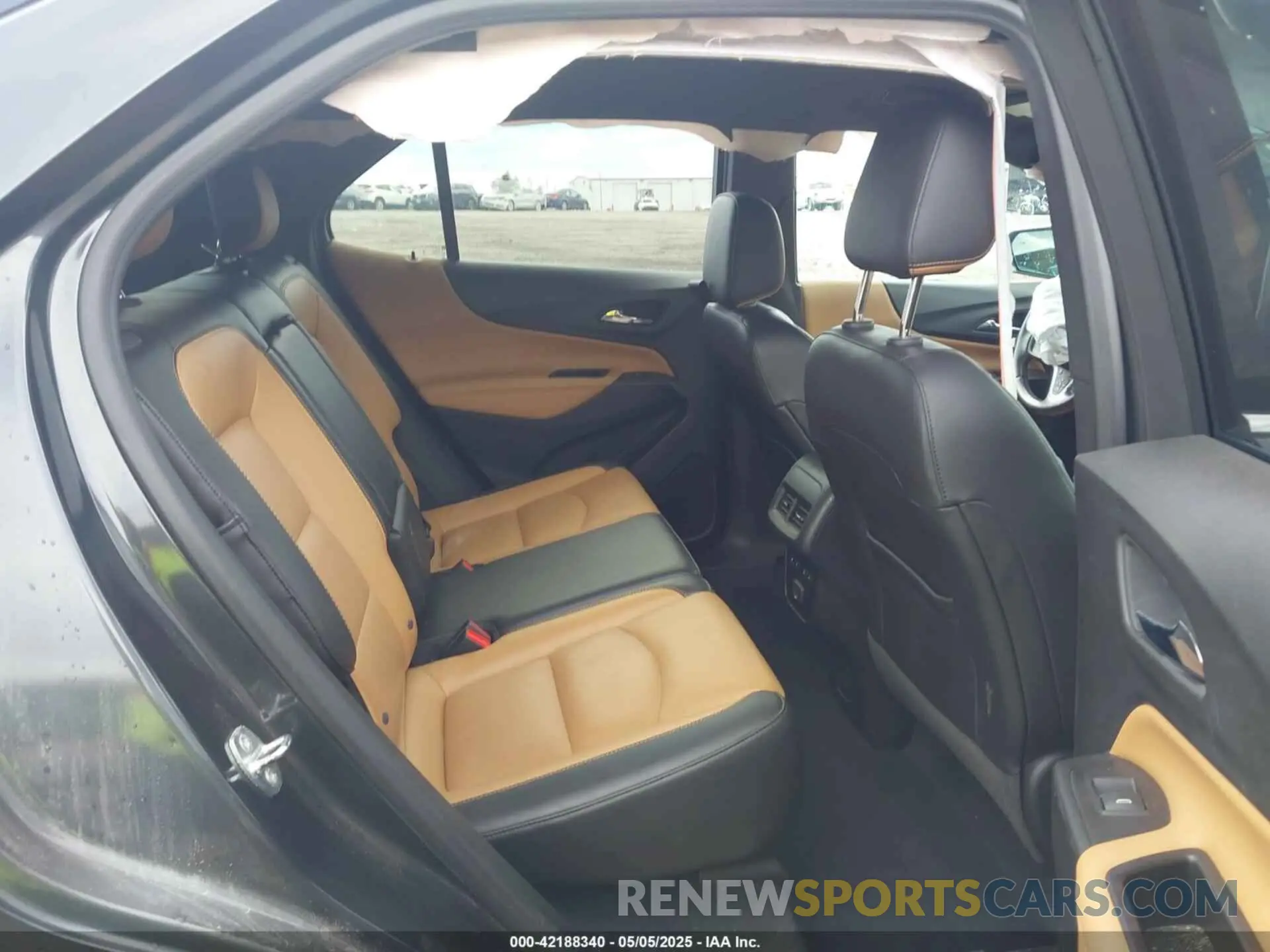 8 Photograph of a damaged car 2GNAXNEVXL6156874 CHEVROLET EQUINOX 2020