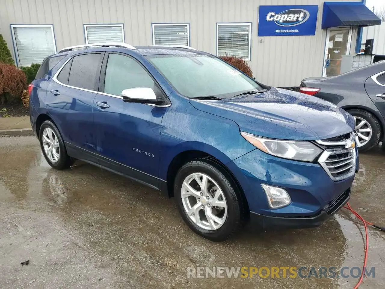 4 Photograph of a damaged car 2GNAXNEVXL6281213 CHEVROLET EQUINOX 2020