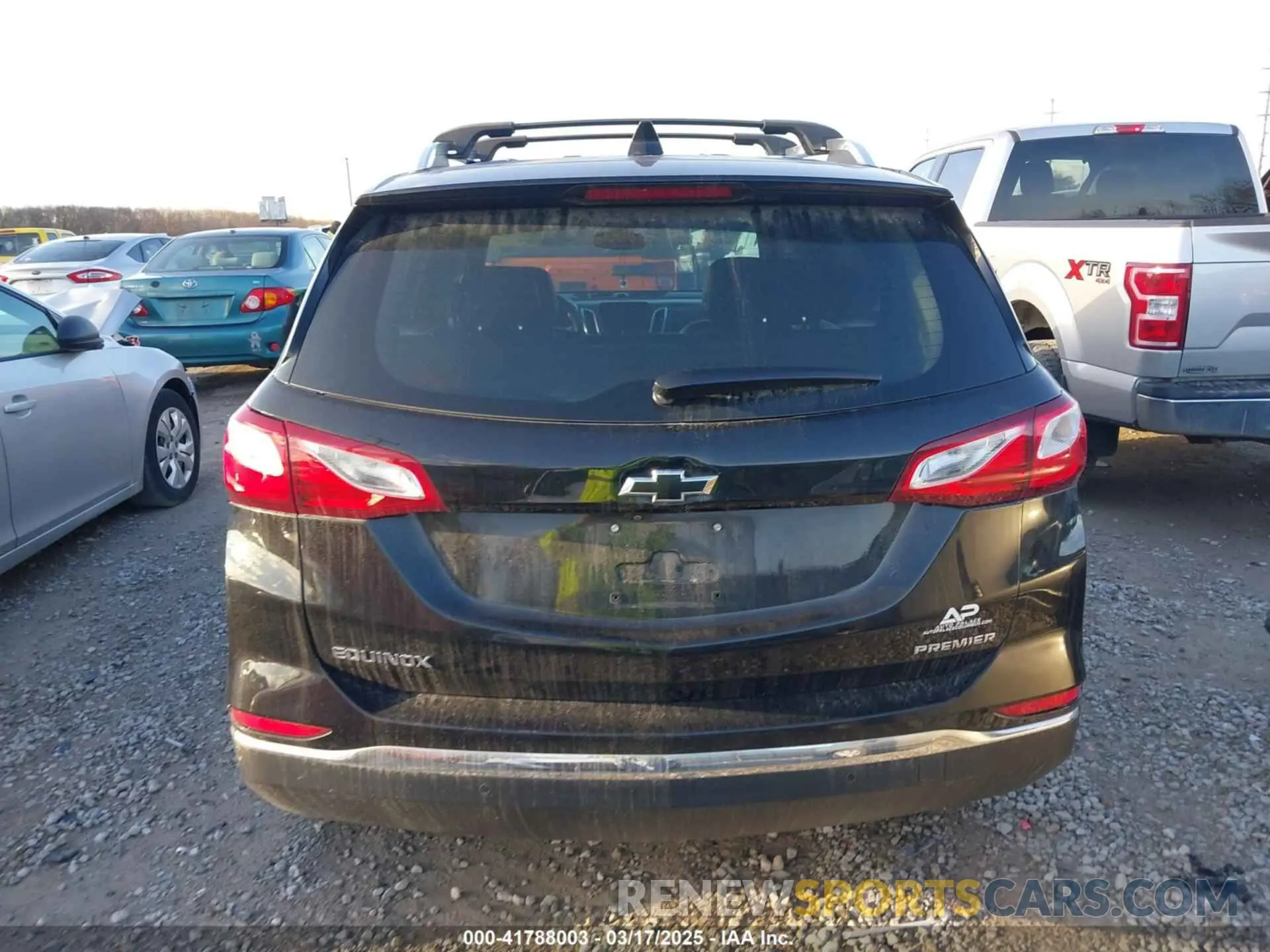 17 Photograph of a damaged car 2GNAXNEVXL6282152 CHEVROLET EQUINOX 2020