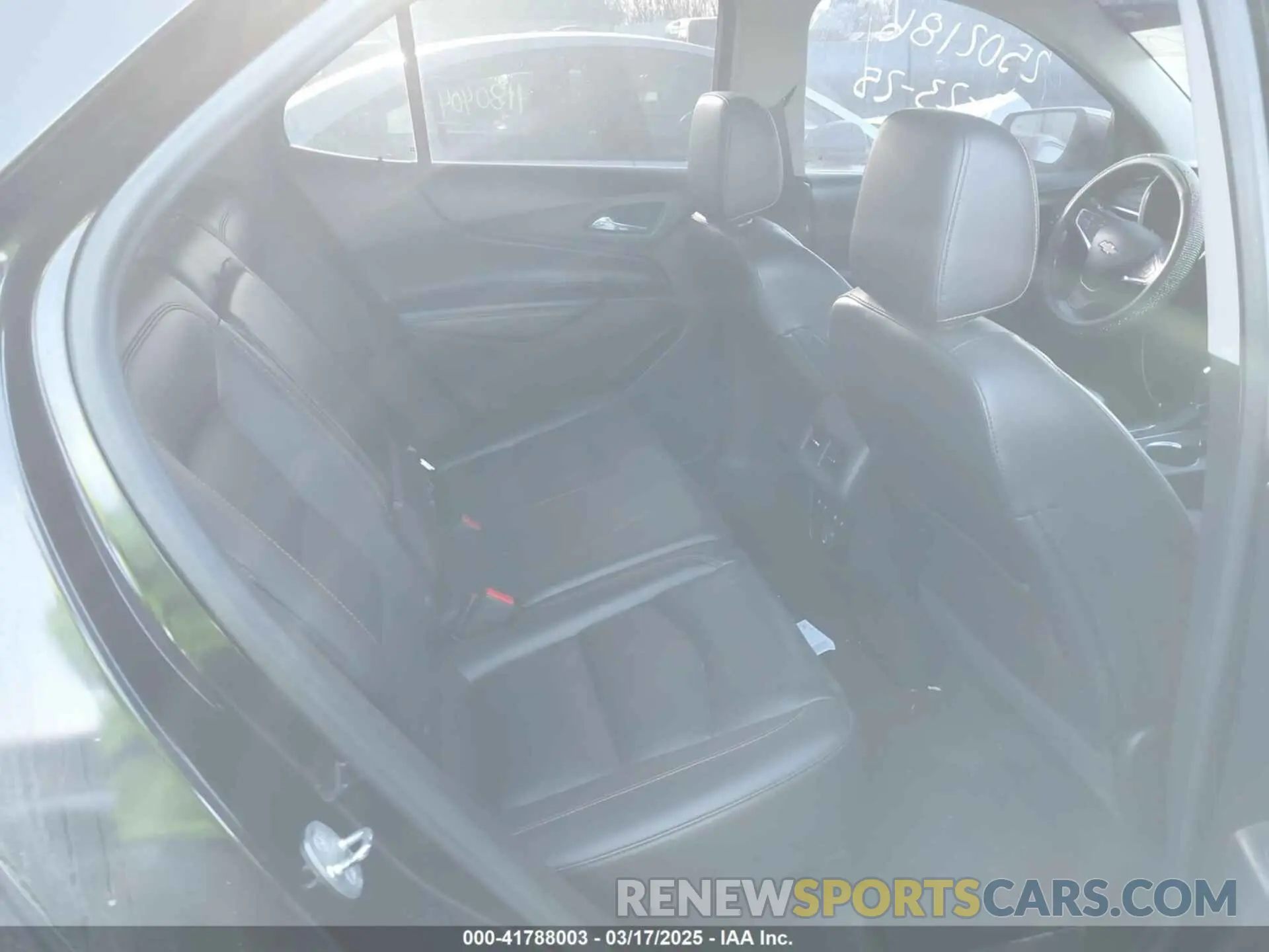 8 Photograph of a damaged car 2GNAXNEVXL6282152 CHEVROLET EQUINOX 2020