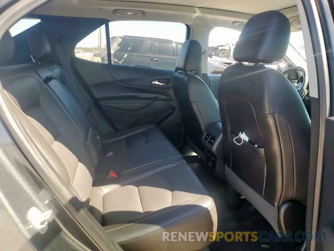 11 Photograph of a damaged car 2GNAXPEX0L6177276 CHEVROLET EQUINOX 2020