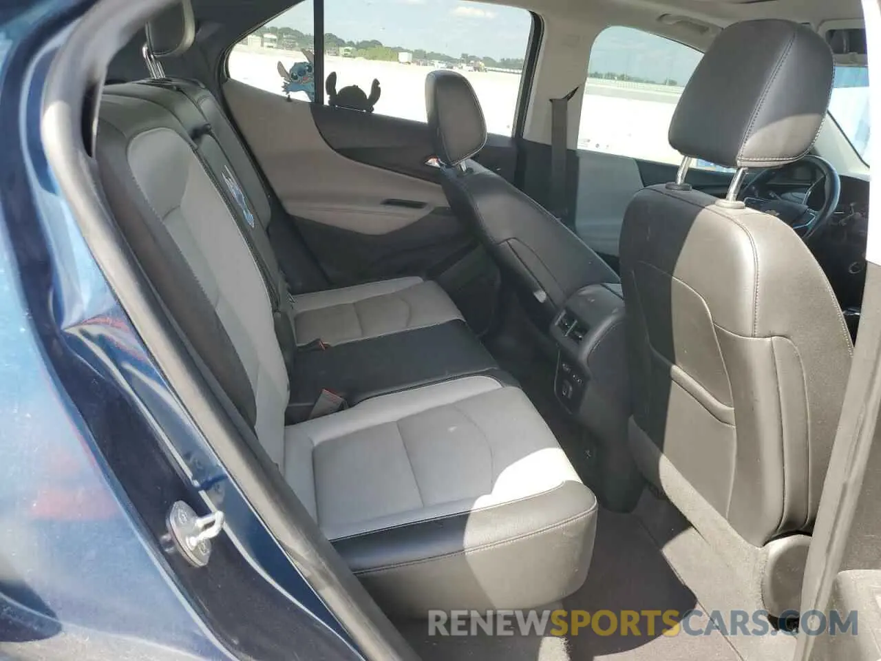 11 Photograph of a damaged car 2GNAXPEX0L6224449 CHEVROLET EQUINOX 2020