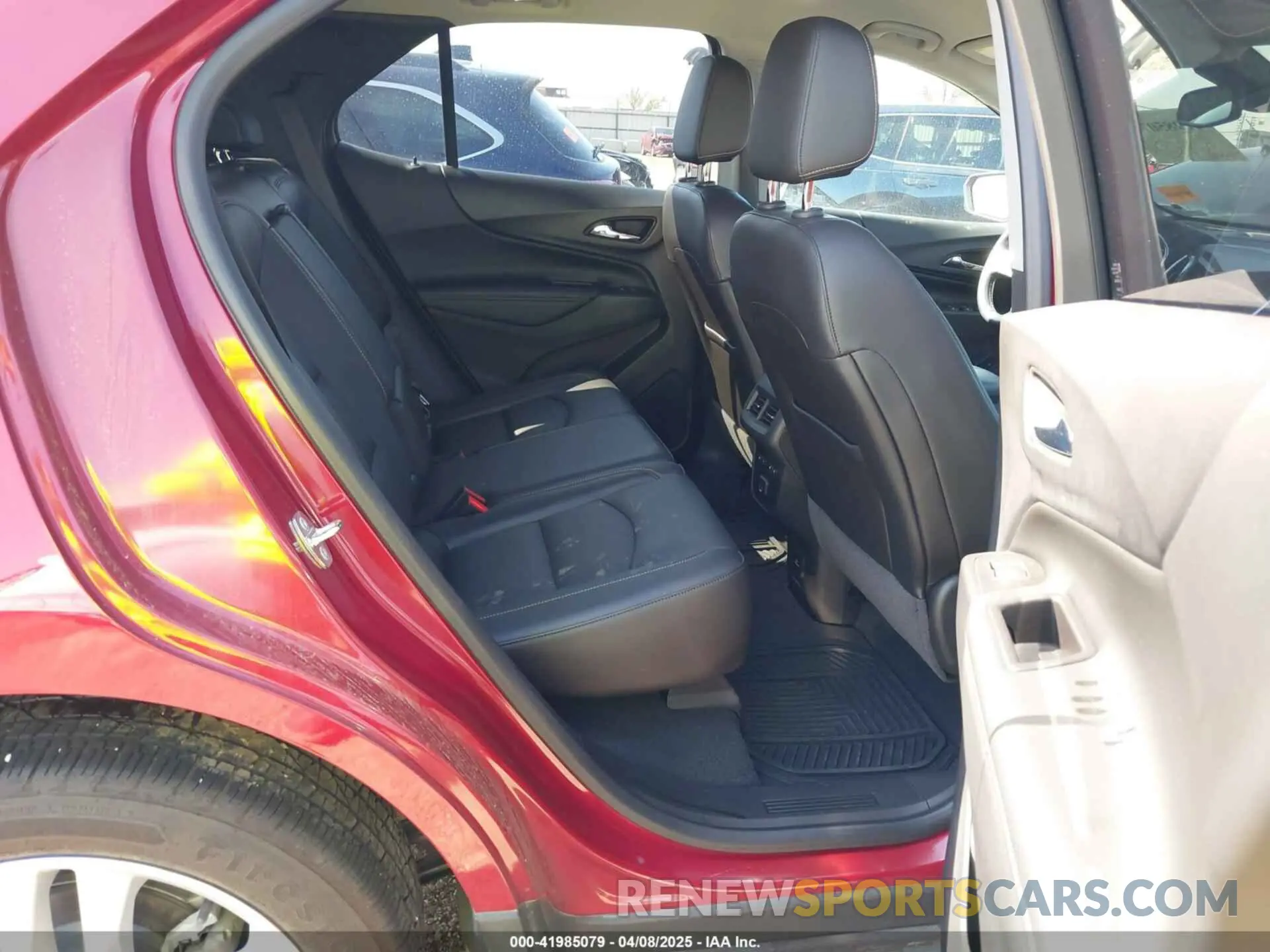 8 Photograph of a damaged car 2GNAXPEX3L6240550 CHEVROLET EQUINOX 2020
