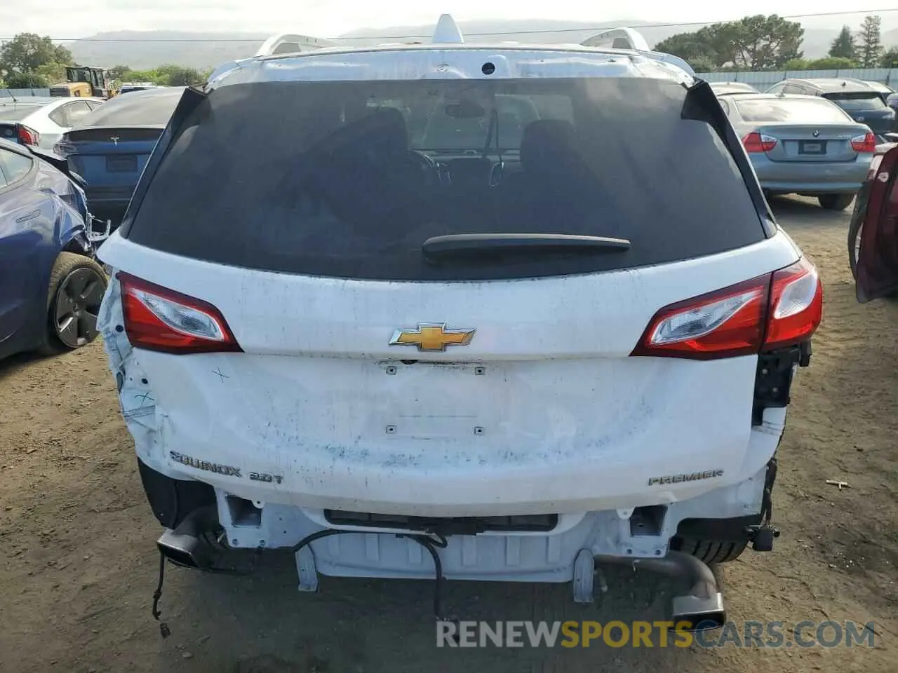 6 Photograph of a damaged car 2GNAXPEX4L6196221 CHEVROLET EQUINOX 2020