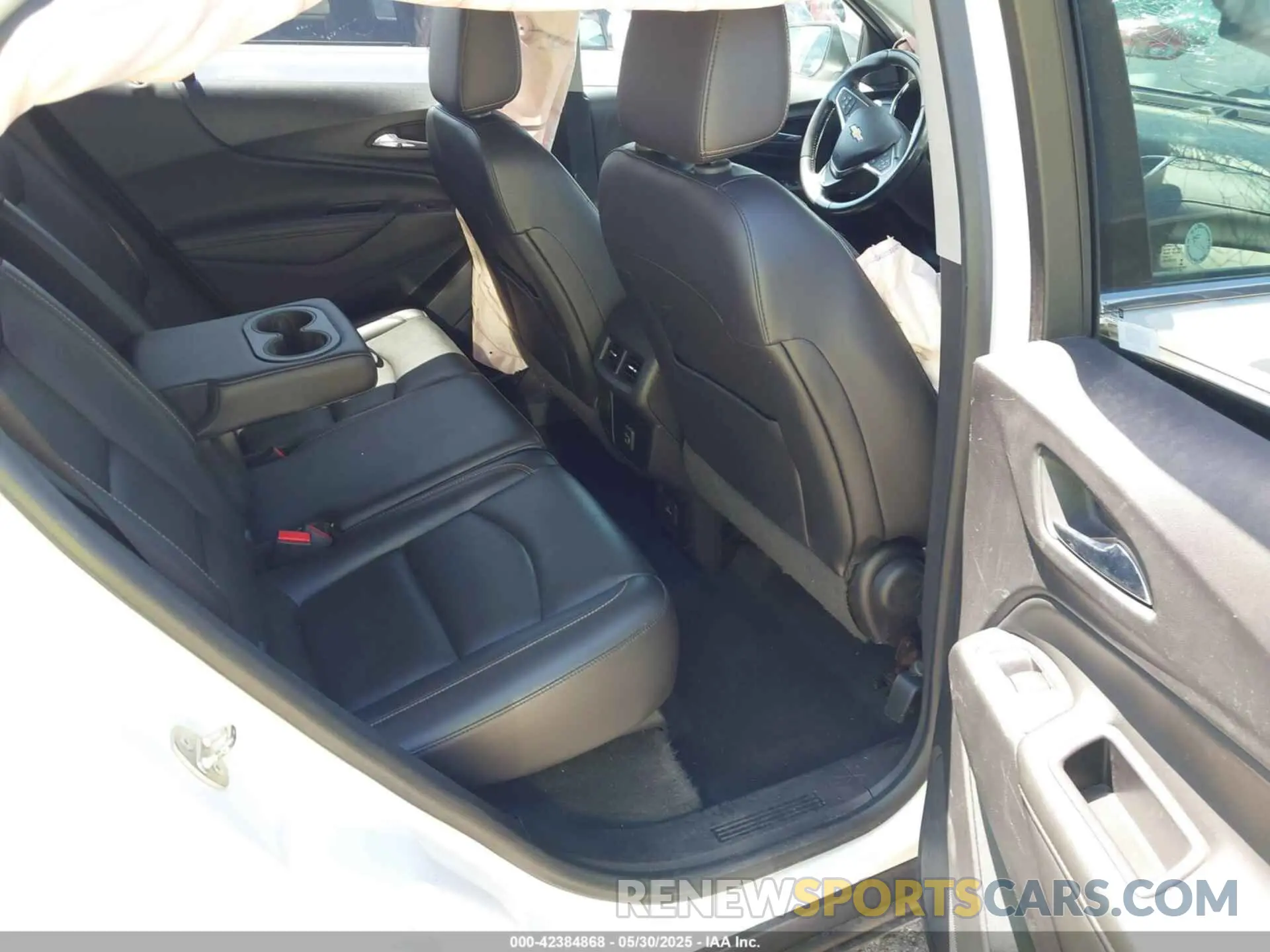 8 Photograph of a damaged car 2GNAXPEX4L6224809 CHEVROLET EQUINOX 2020